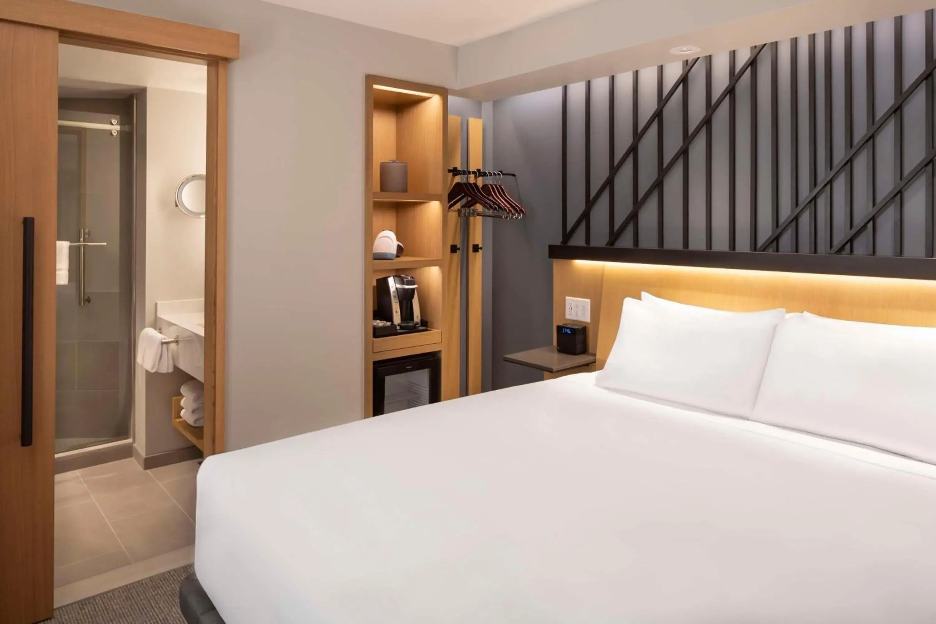 Bedroom, Bed in Hyatt Regency San Francisco Bedroom, Bed in Hyatt Regency San Francisco