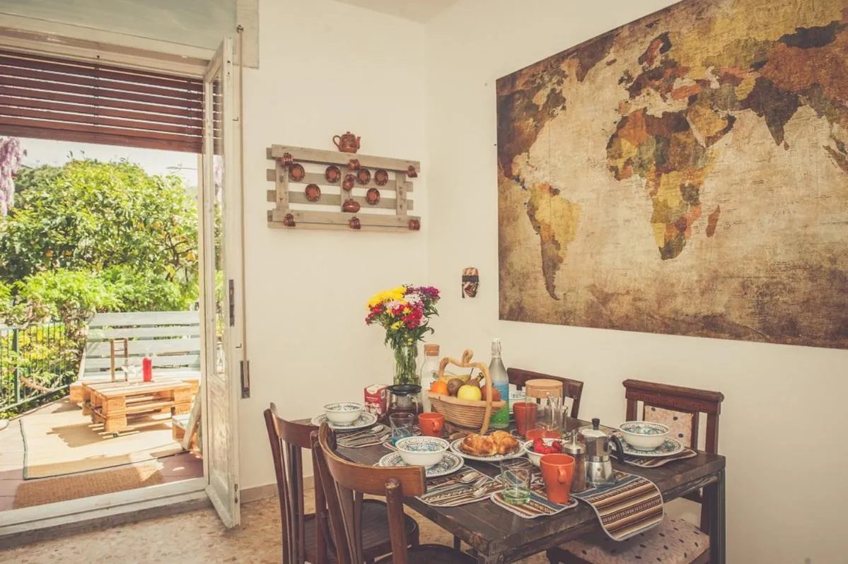 Dining area in Nomad B&B