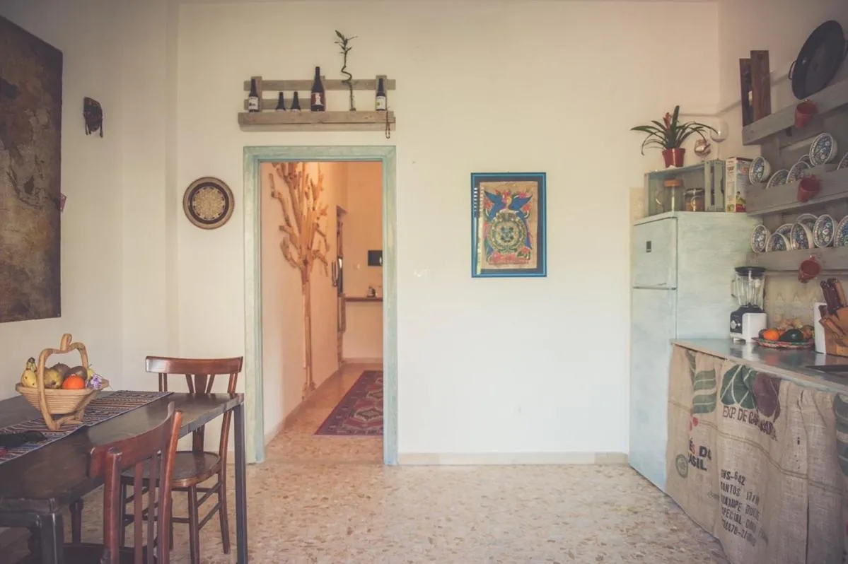 Kitchen or kitchenette in Nomad B&B