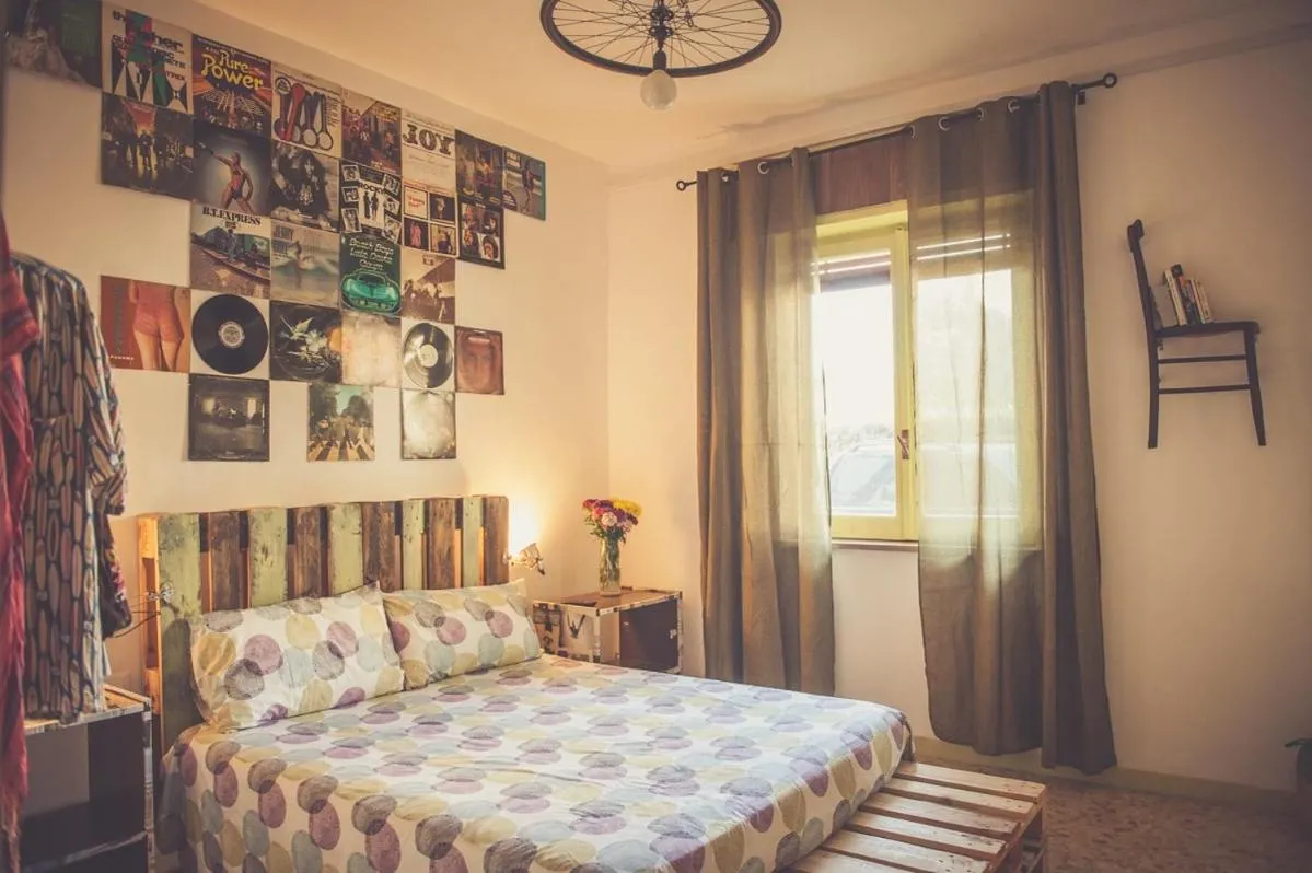 Day, Bed in Nomad B&B