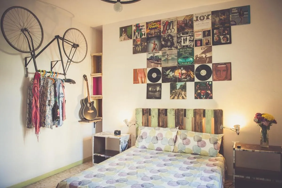 Photo of the whole room, Bed in Nomad B&B