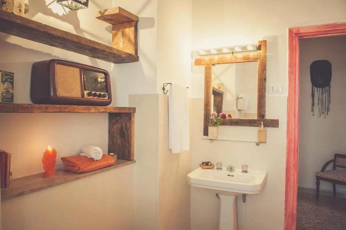 Bathroom in Nomad B&B