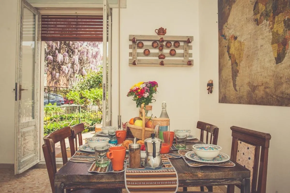 Dining area in Nomad B&B
