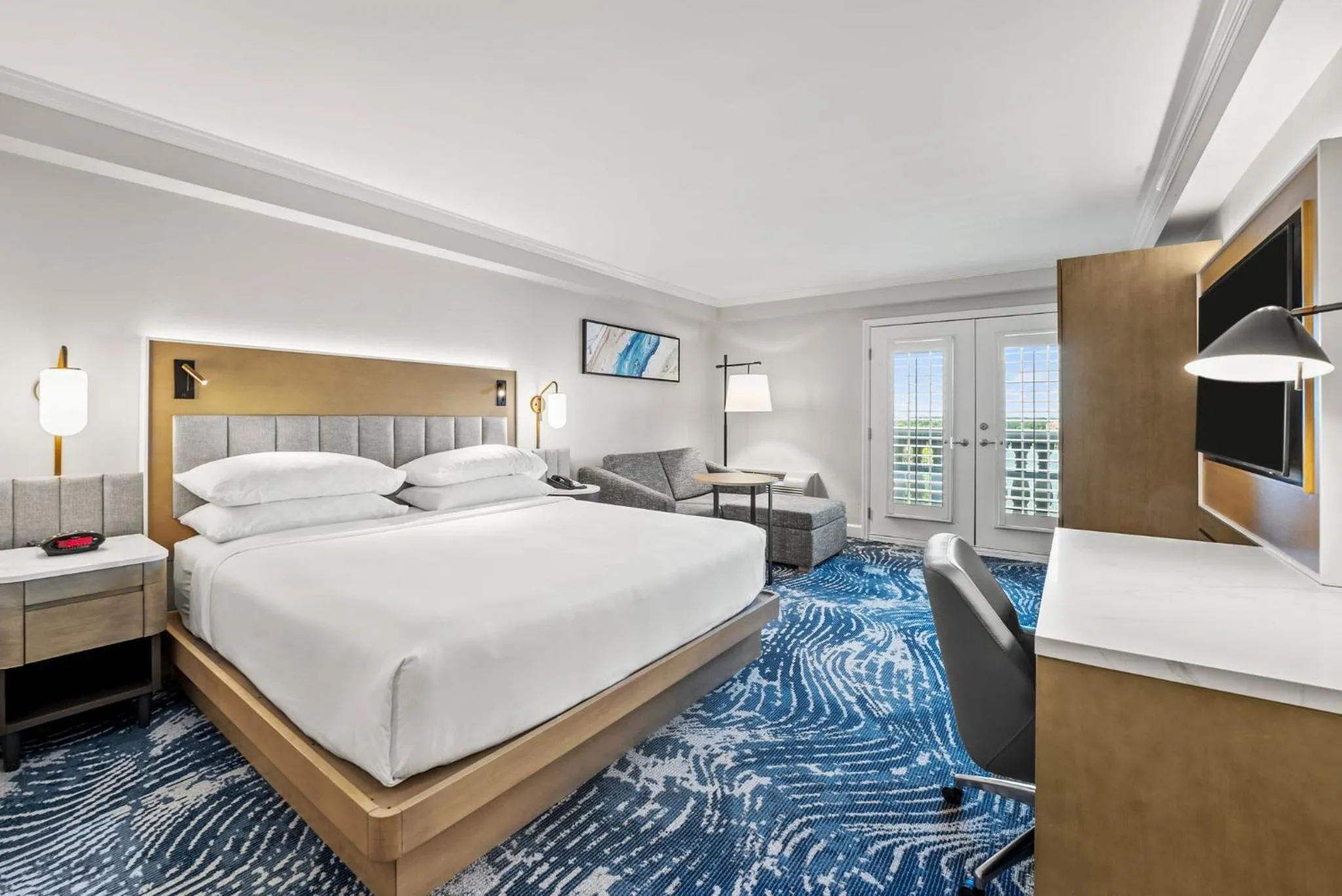 Photo of the whole room, Bed in Crowne Plaza Orlando-Downtown by IHG