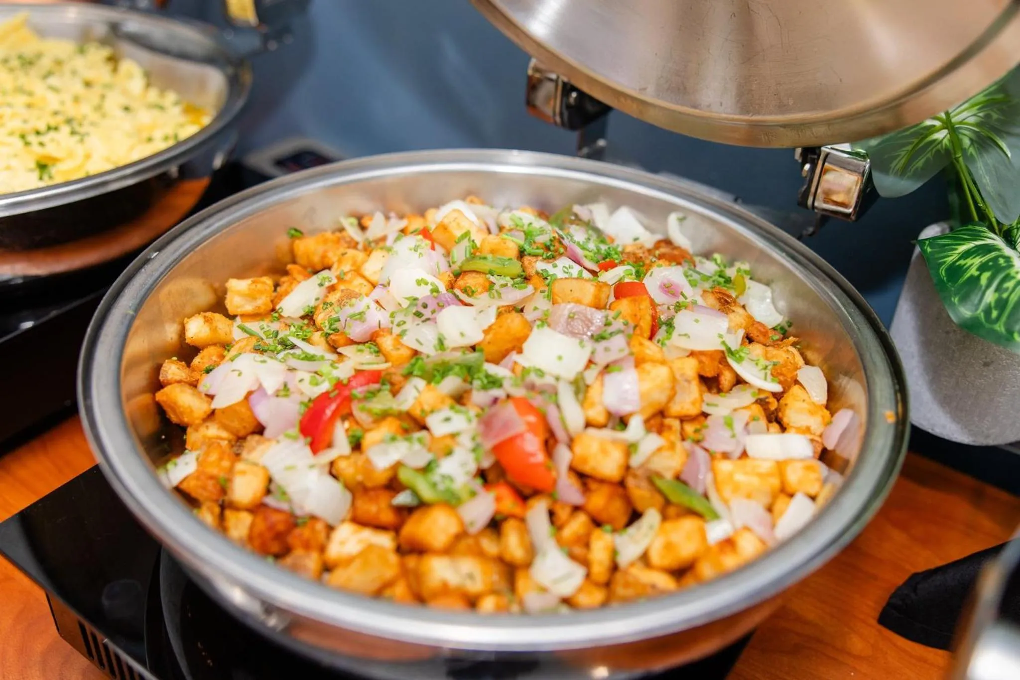 Restaurant/places to eat in Crowne Plaza Orlando-Downtown by IHG