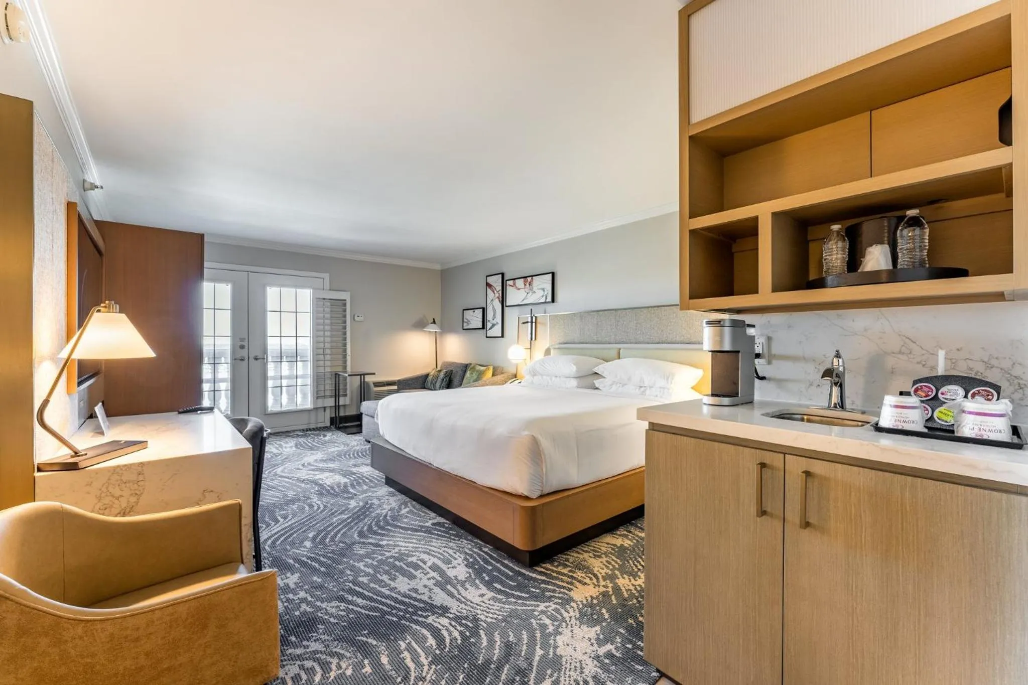 Photo of the whole room, Bed in Crowne Plaza Orlando-Downtown by IHG
