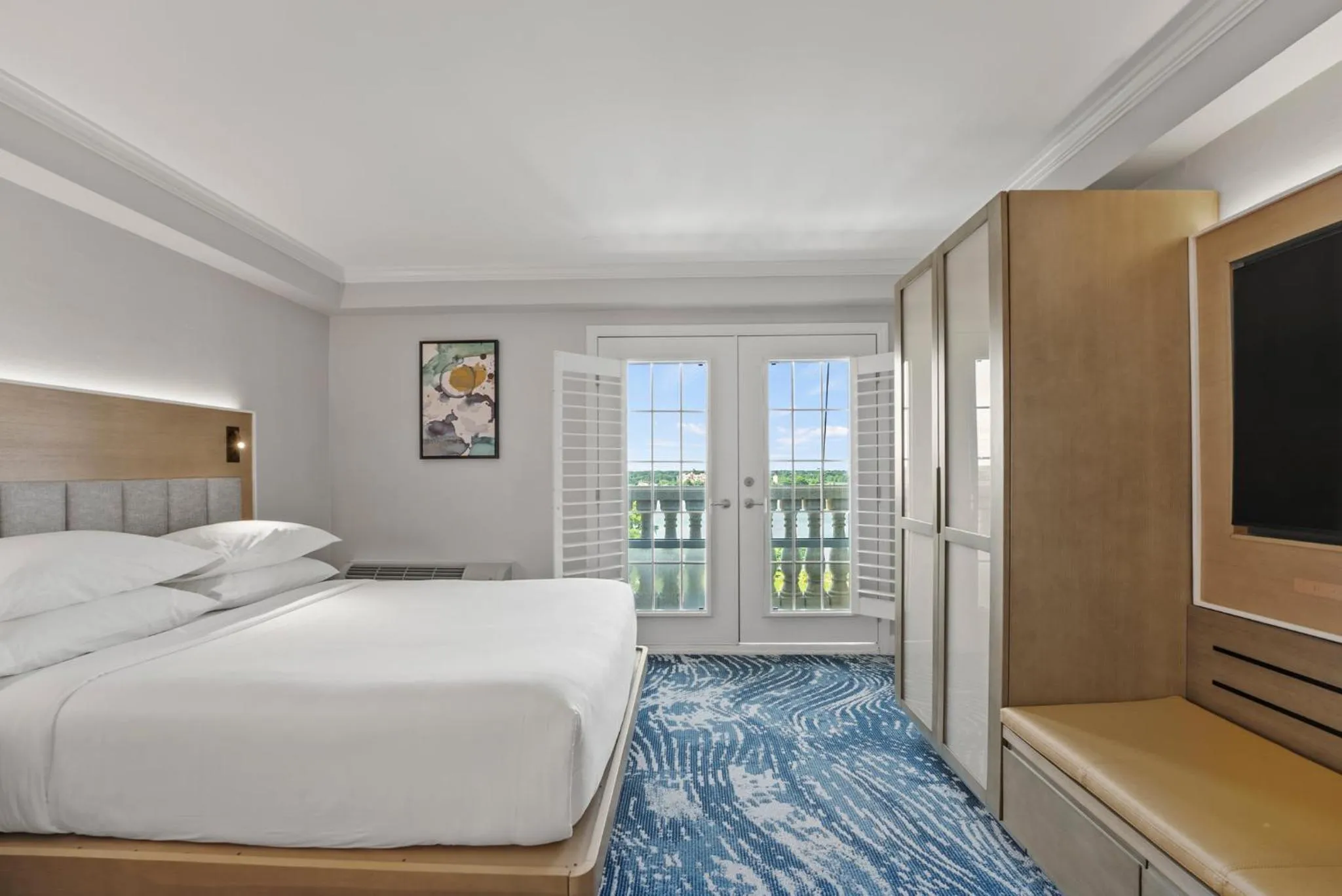 Photo of the whole room, Bed in Crowne Plaza Orlando-Downtown by IHG