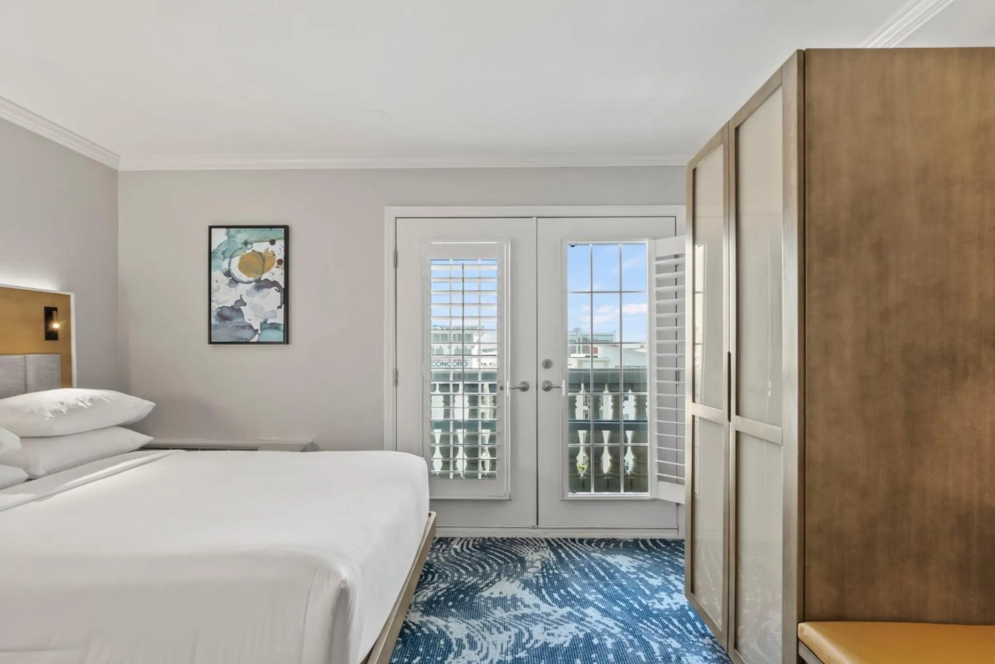 Photo of the whole room, Bed in Crowne Plaza Orlando-Downtown by IHG