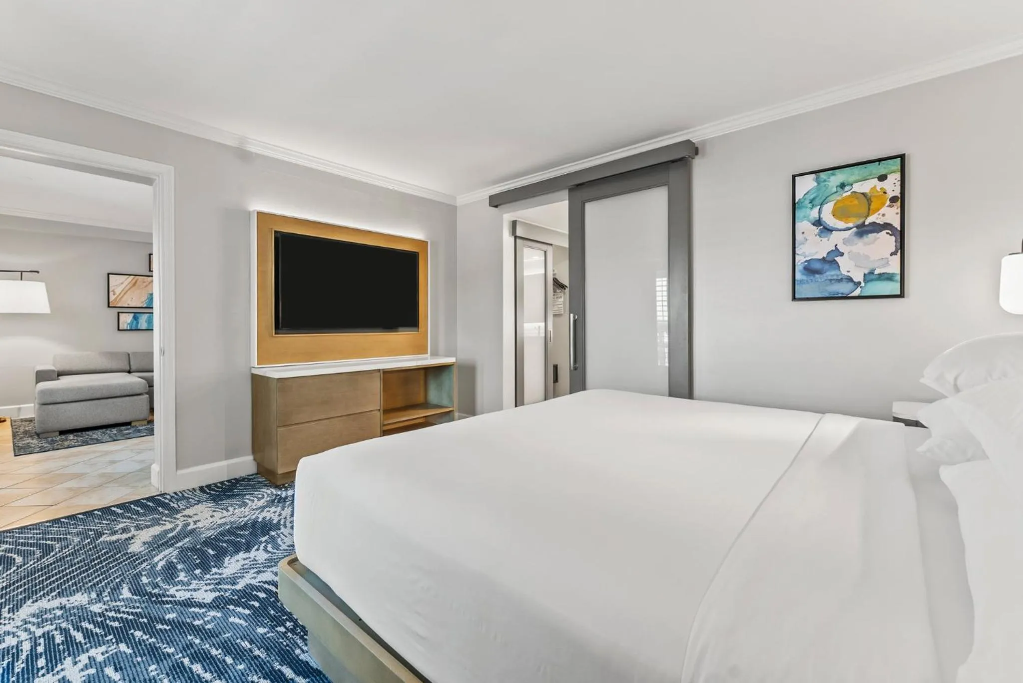 Photo of the whole room, Bed in Crowne Plaza Orlando-Downtown by IHG