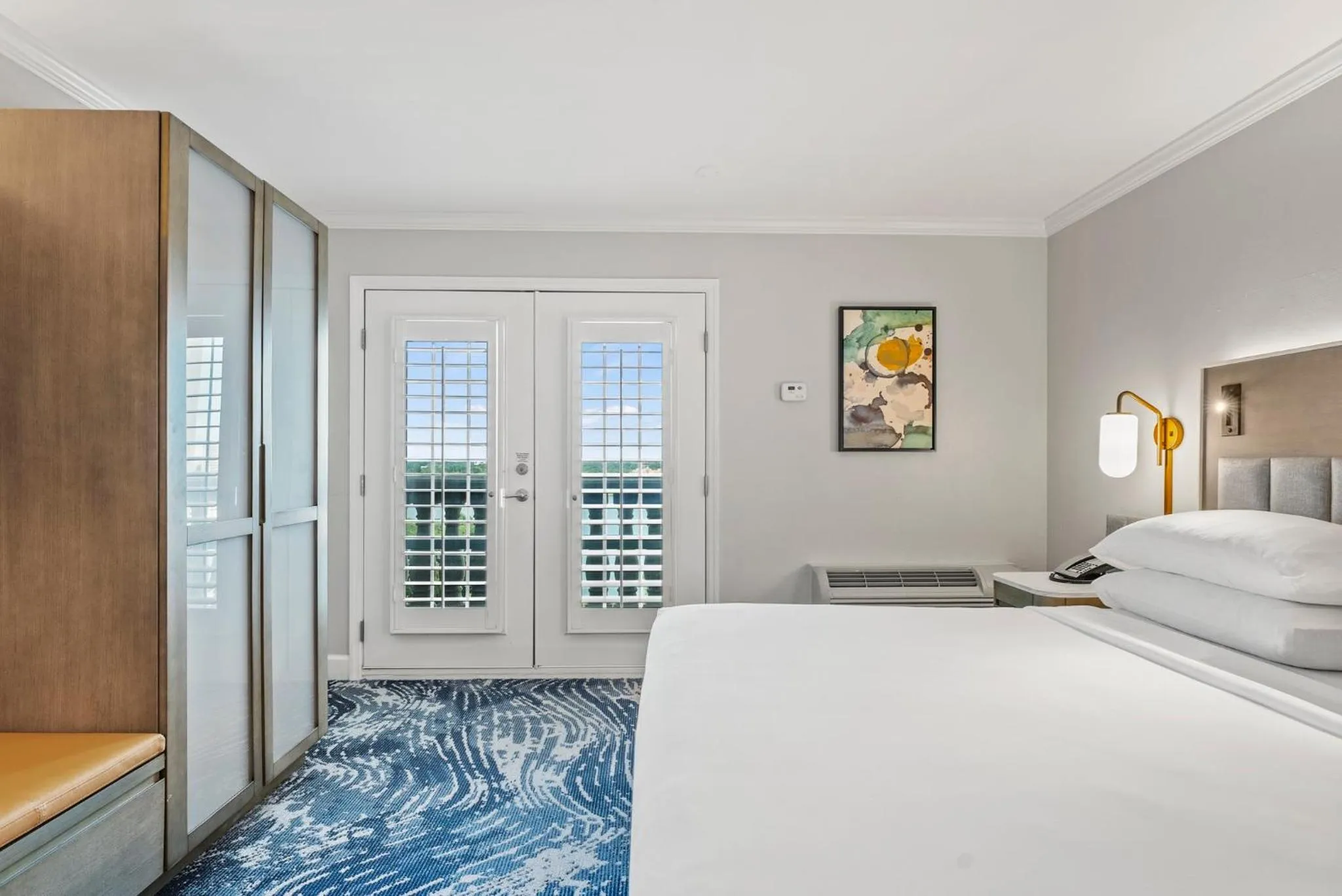 Photo of the whole room, Bed in Crowne Plaza Orlando-Downtown by IHG