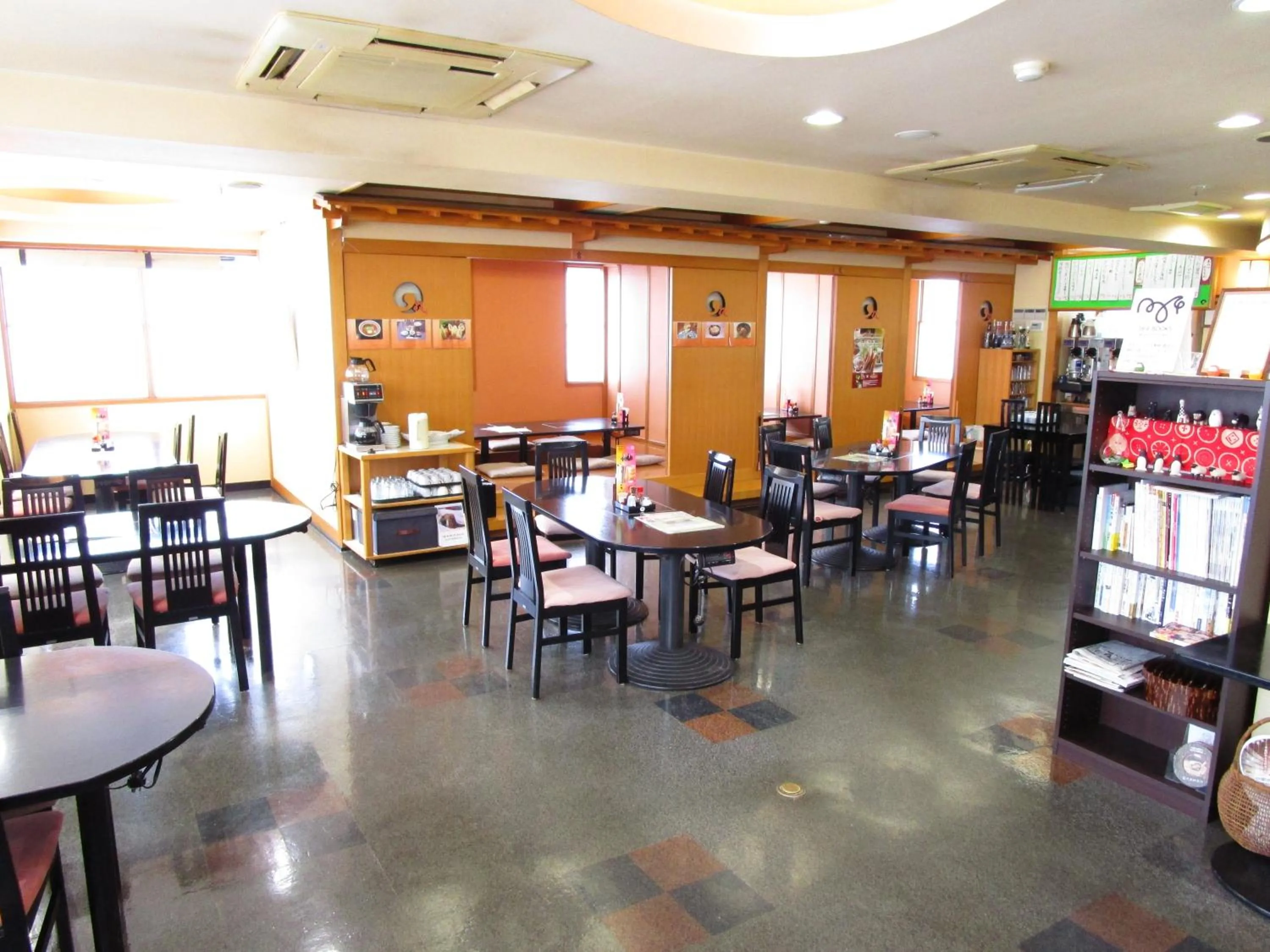 Restaurant/places to eat in Green Hotel Omagari