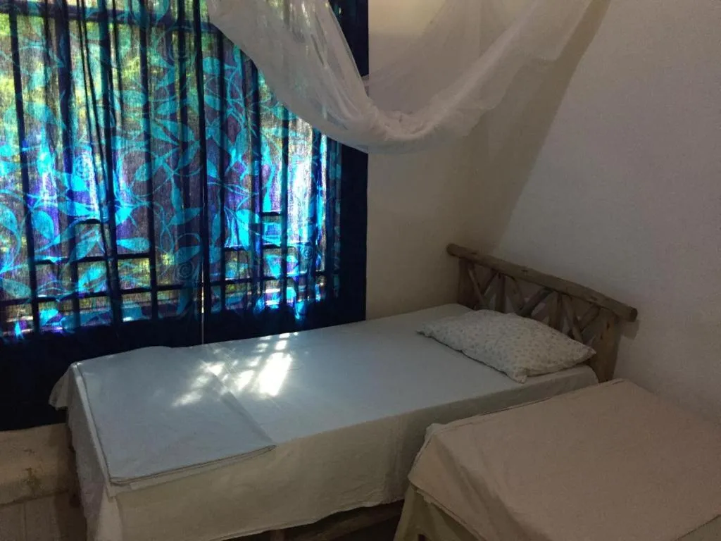 Photo of the whole room, Bed in Eazy's Place