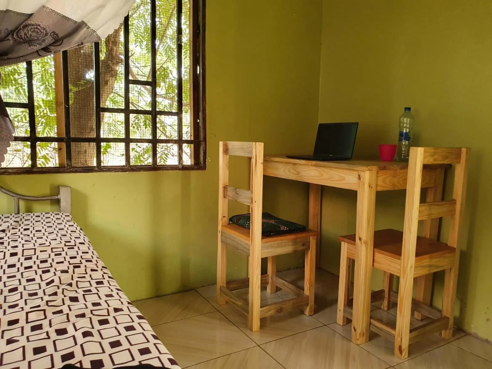 Property building, Bed in Eazy's Place