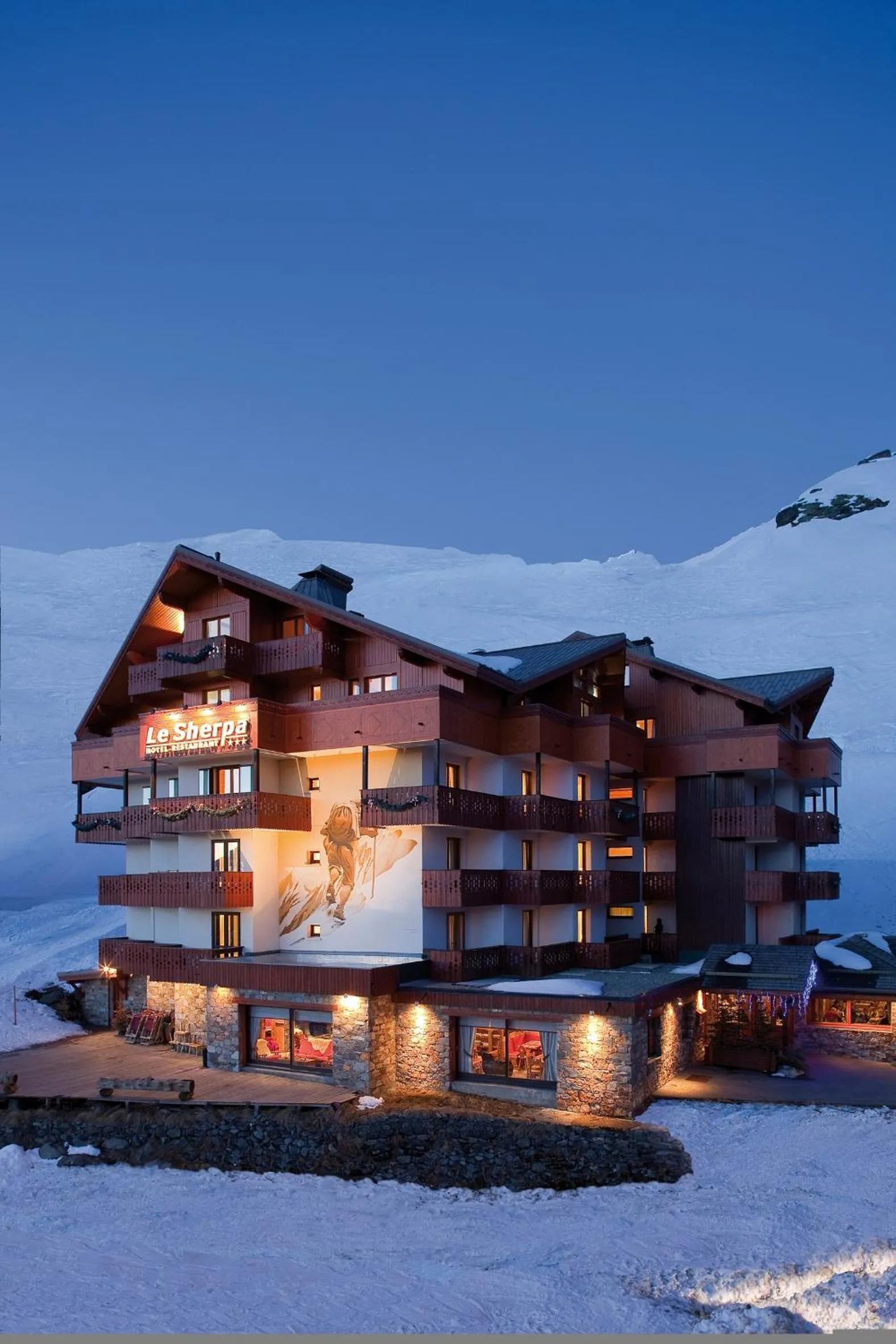 Property building in Hôtel Le Sherpa Val Thorens