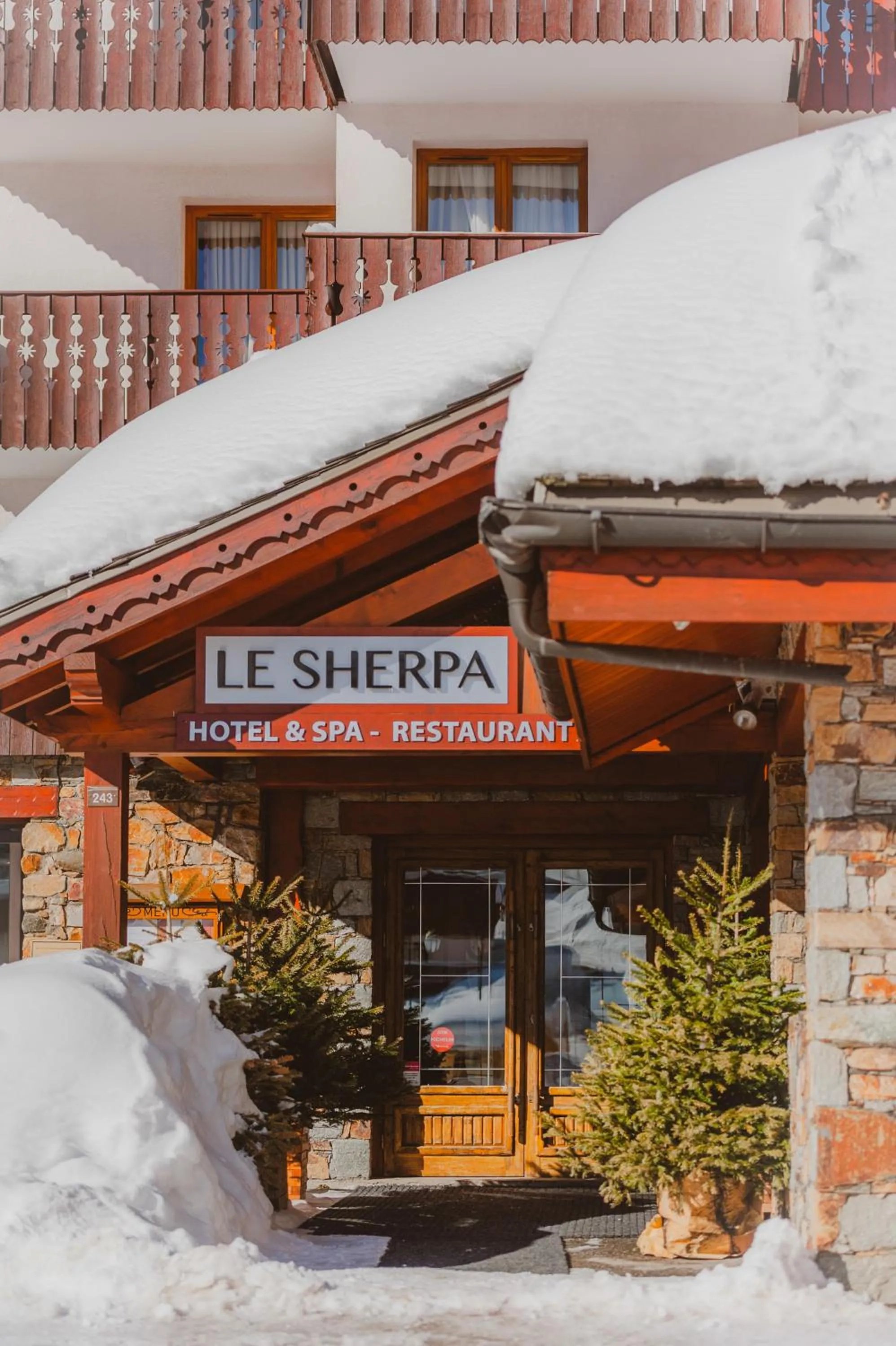 Property building in Hôtel Le Sherpa Val Thorens