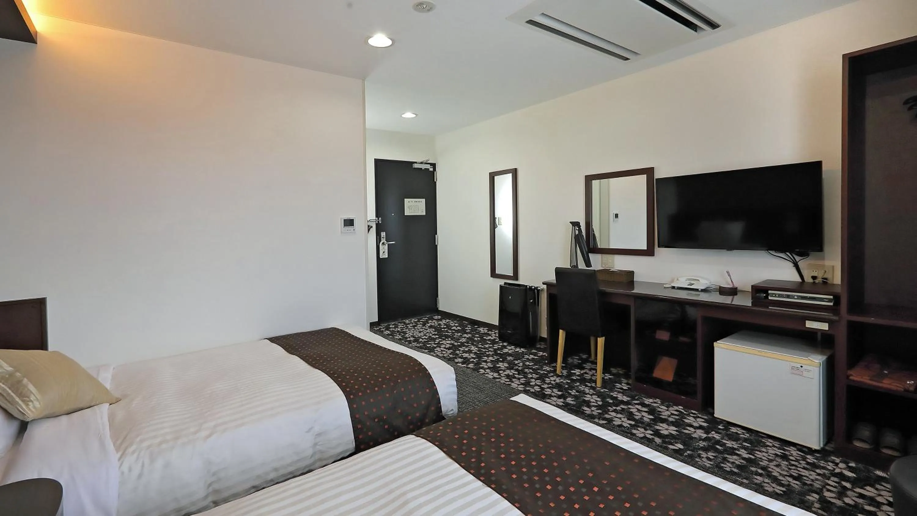 Bed in Hotel Annex Inn