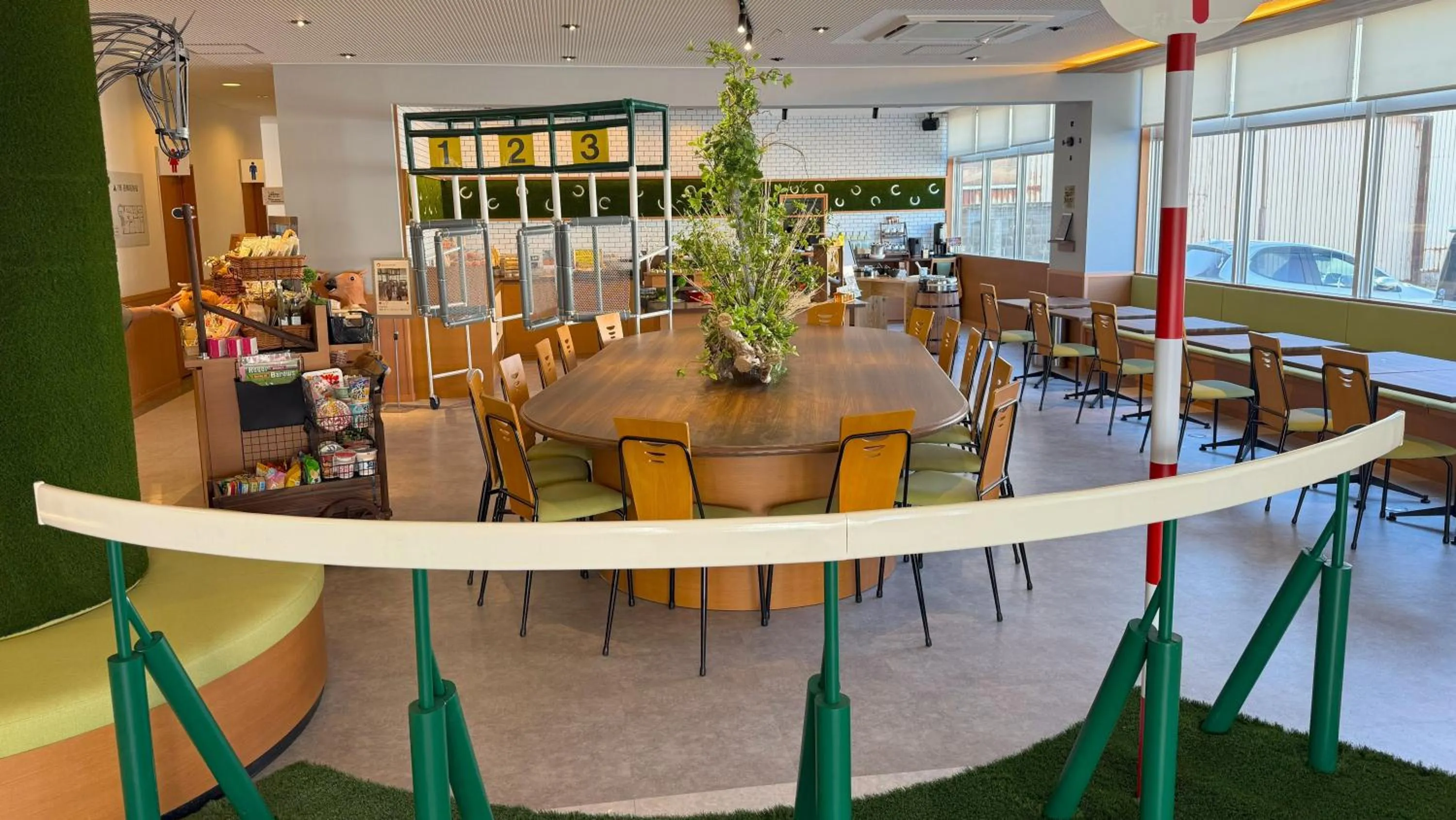 Restaurant/places to eat in Hotel Annex Inn