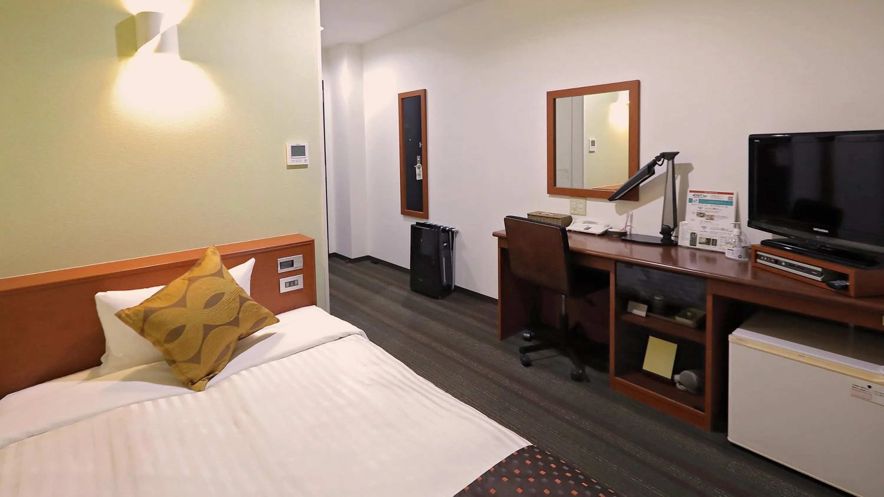 Bed in Hotel Annex Inn