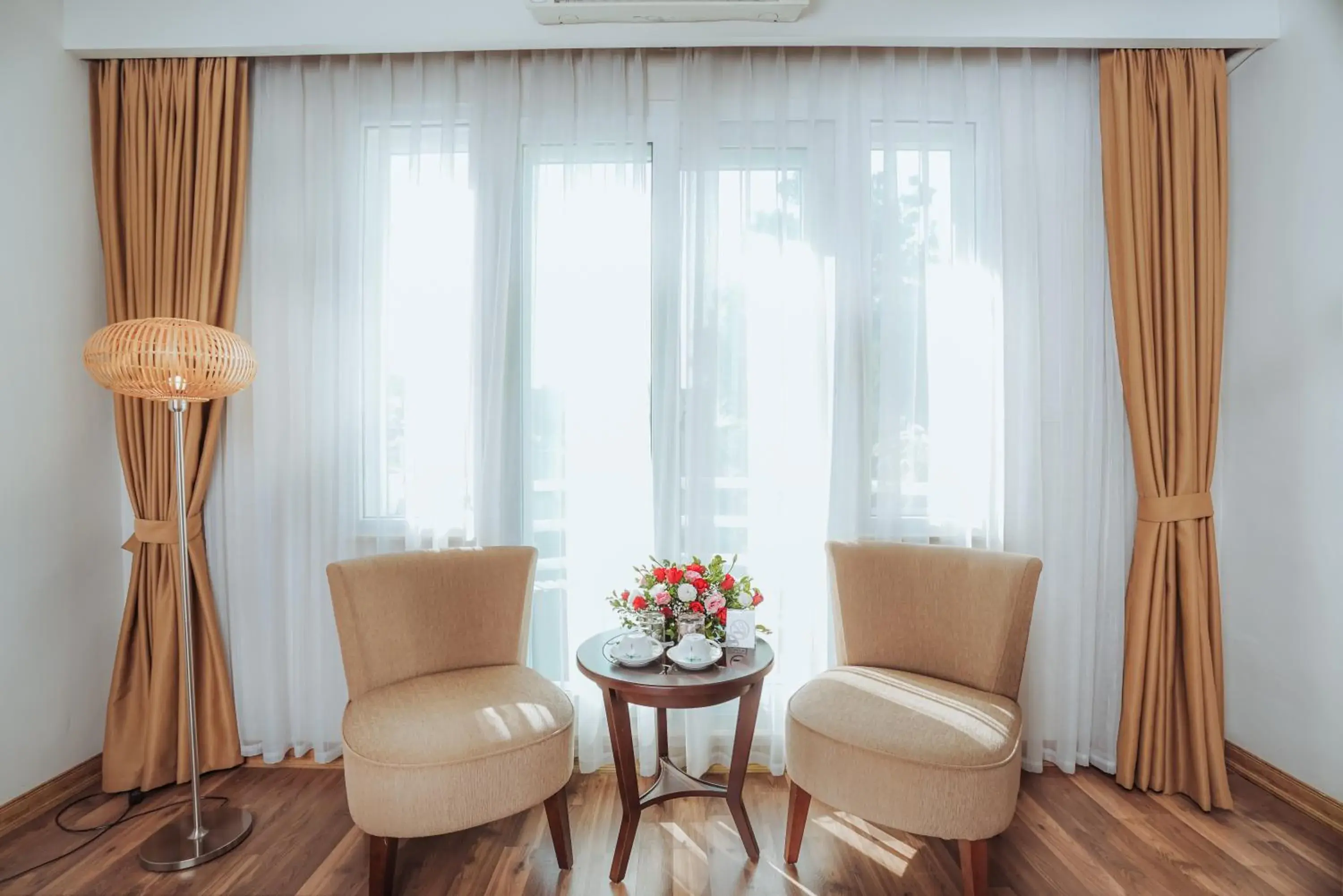 Living room in Thang Long Opera Hotel Living room in Thang Long Opera Hotel