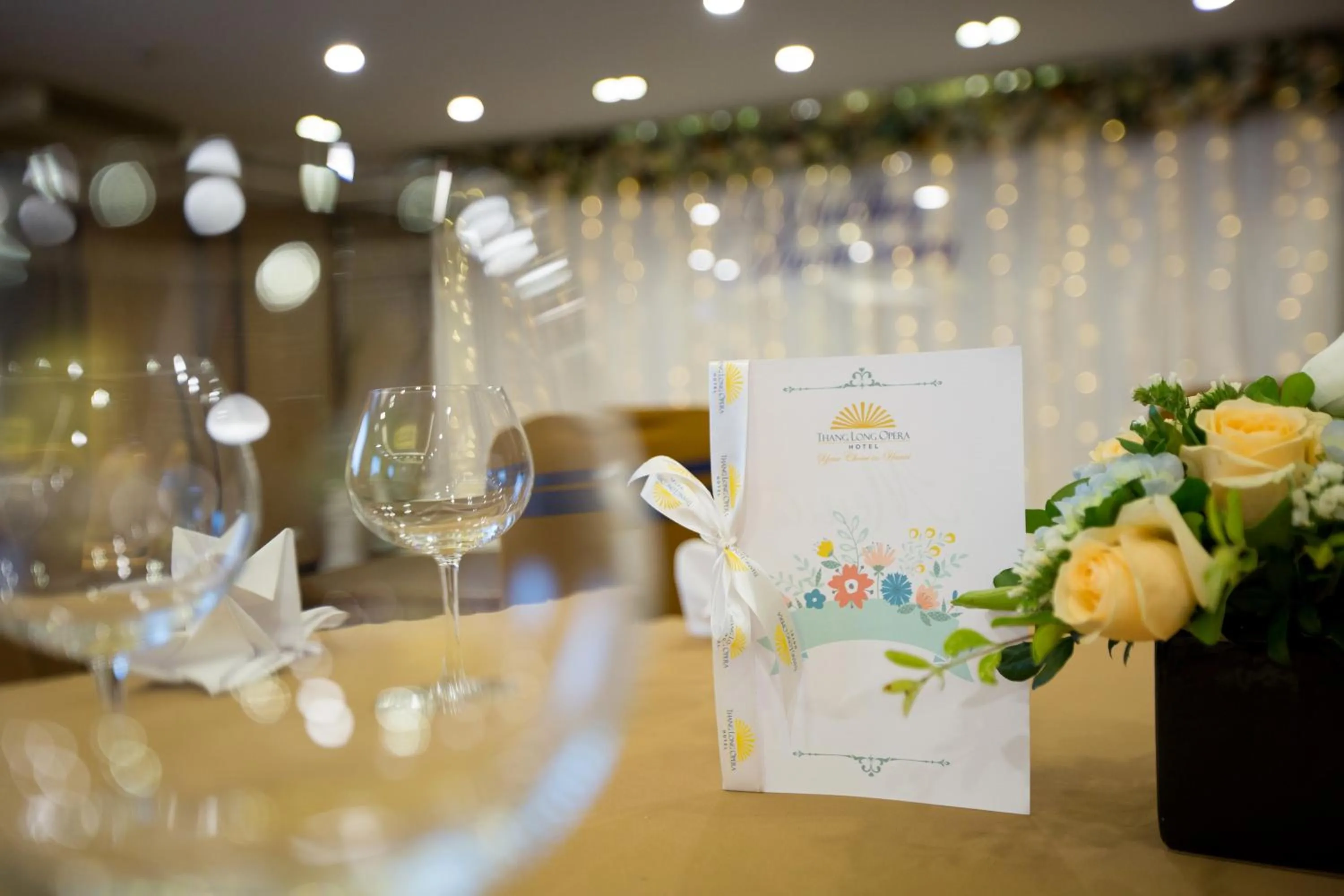 Restaurant/places to eat in Thang Long Opera Hotel