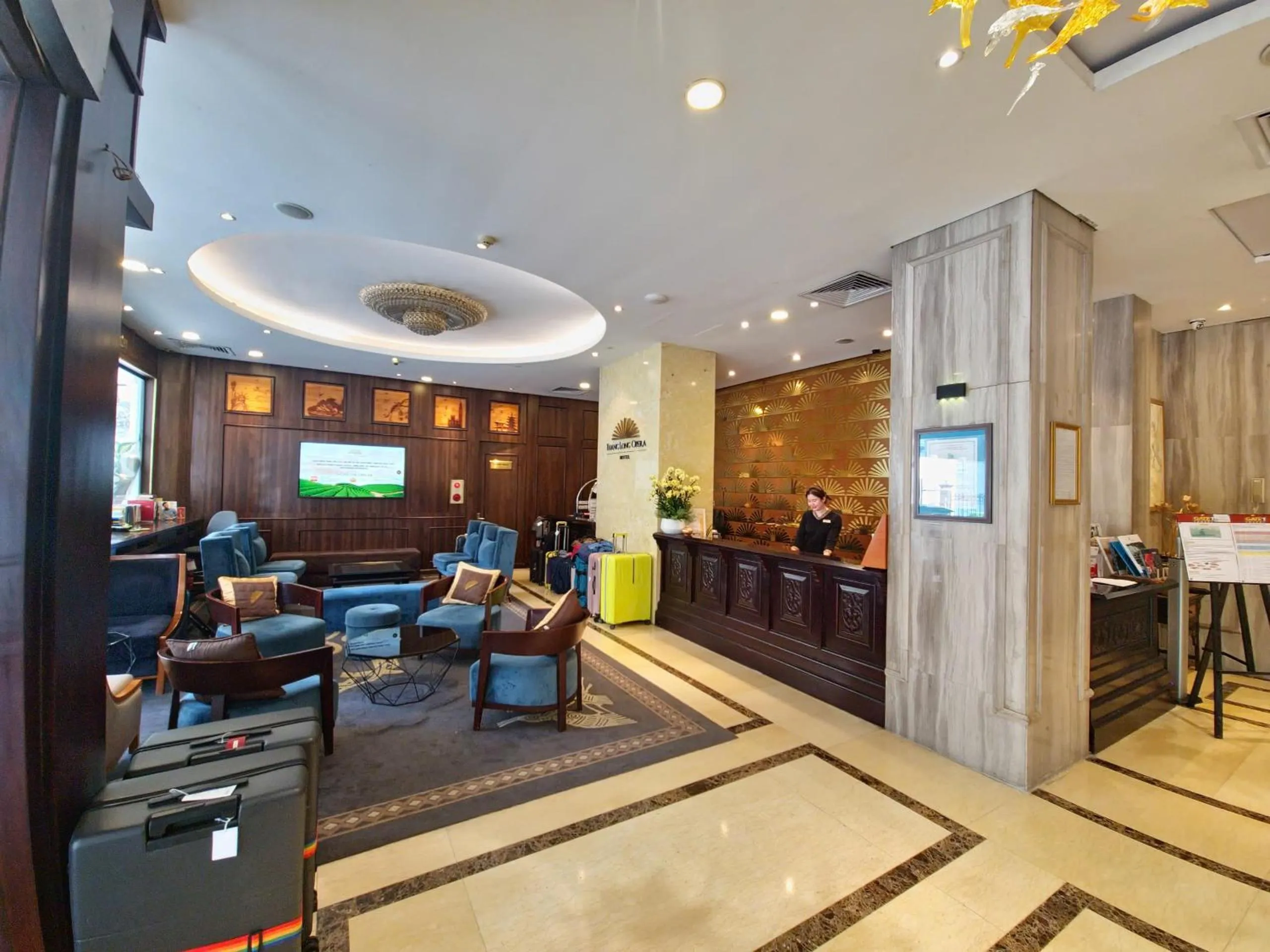 Lobby or reception in Thang Long Opera Hotel