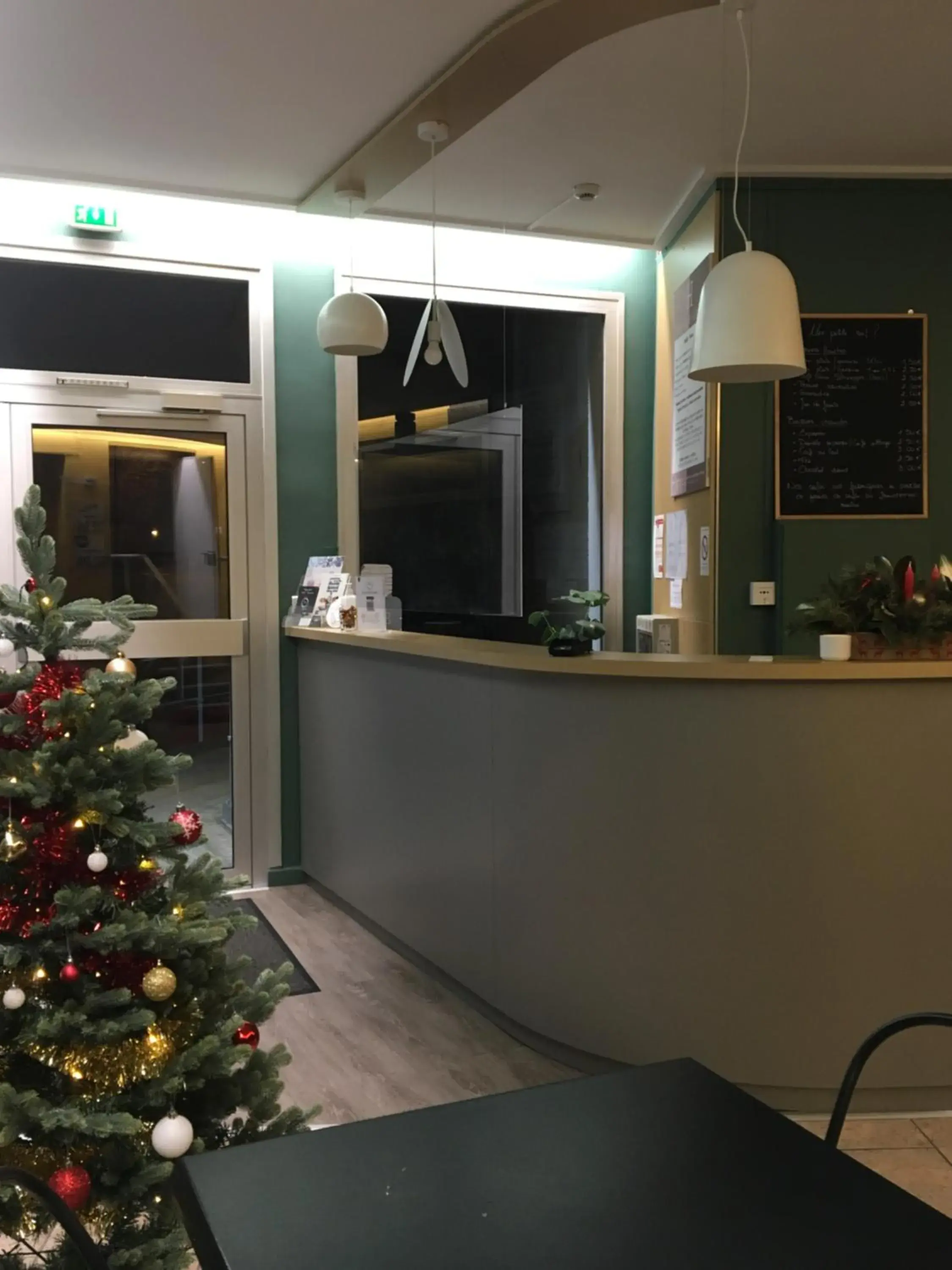 Lobby or reception in Hotel Val De Saone Lyon Caluire Rillieux Lobby or reception in Hotel Val De Saone Lyon Caluire Rillieux