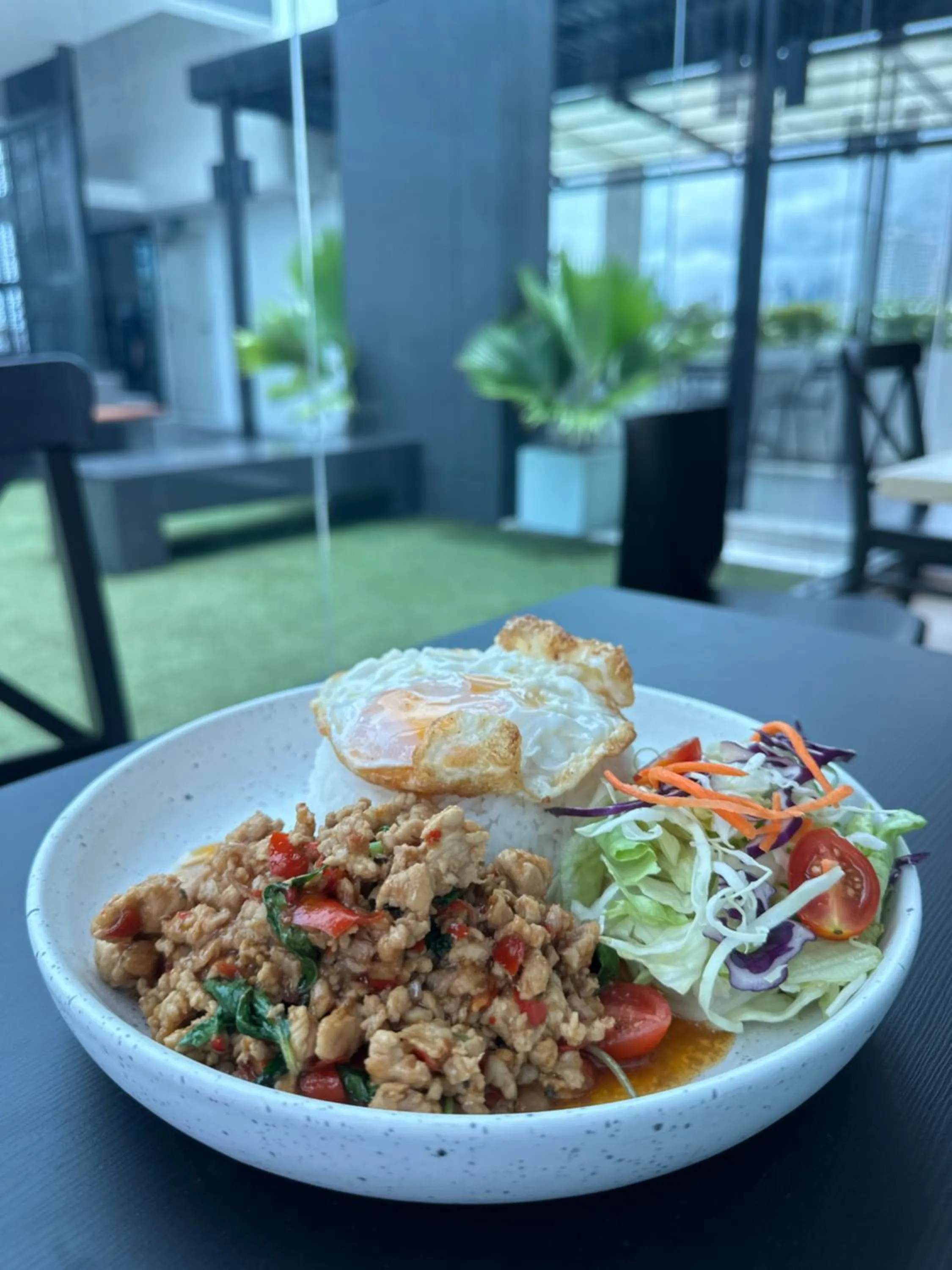 Restaurant/places to eat in Kokotel Bangkok Sukhumvit 50