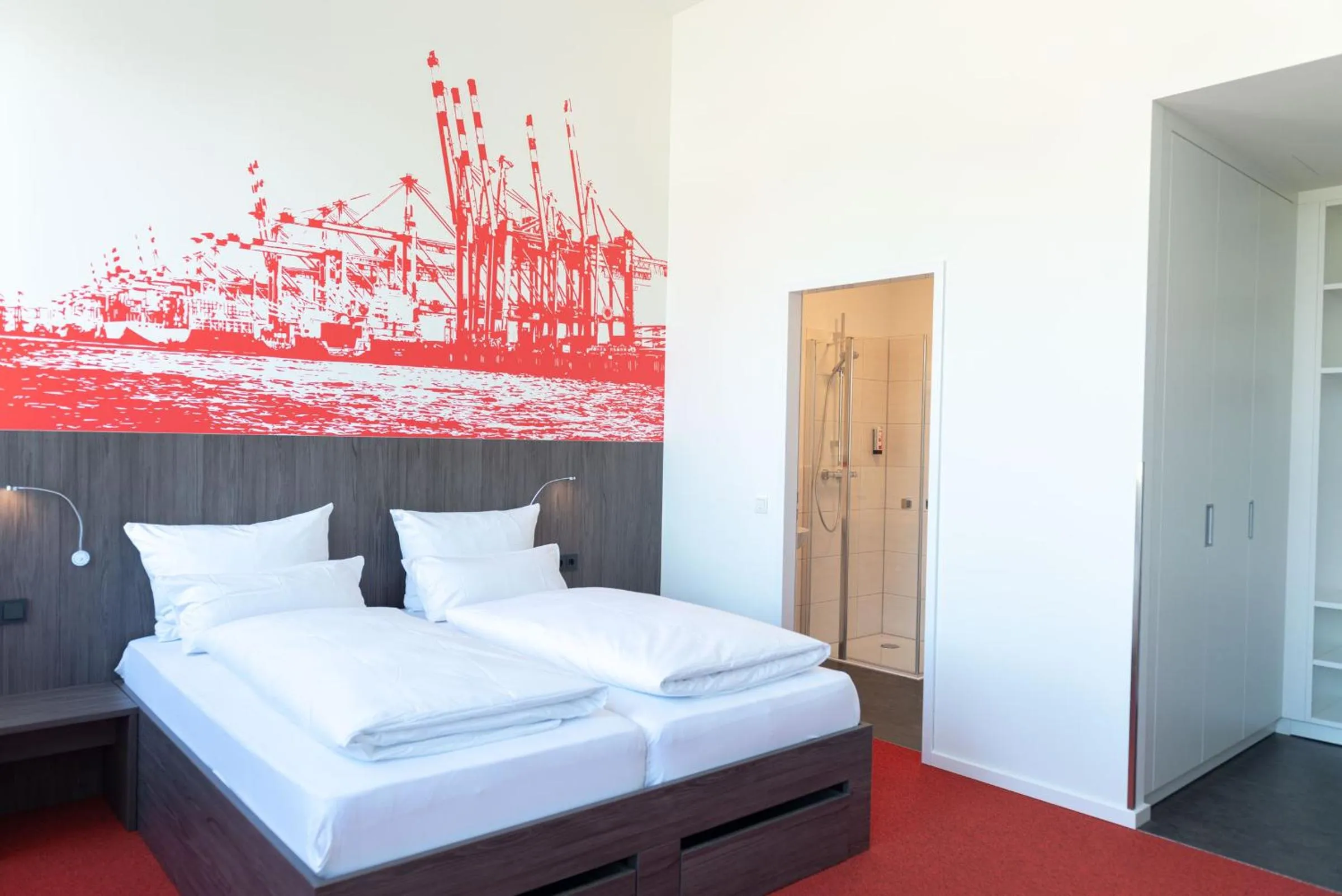 Shower, Bed in havenhostel Bremerhaven