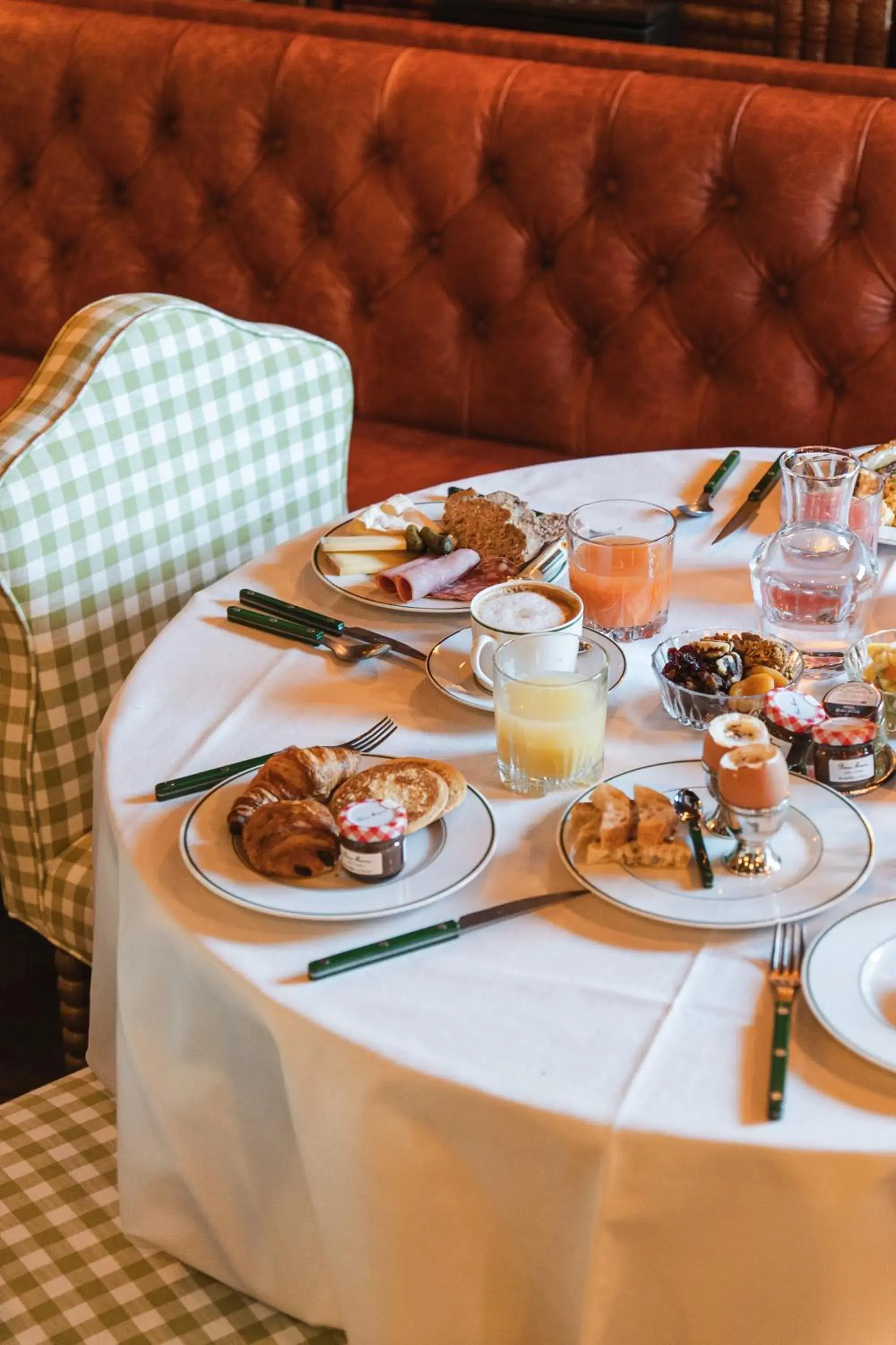 Food and drinks in Hôtel Saint-Georges Relais & Châteaux Food and drinks in Hôtel Saint-Georges Relais & Châteaux