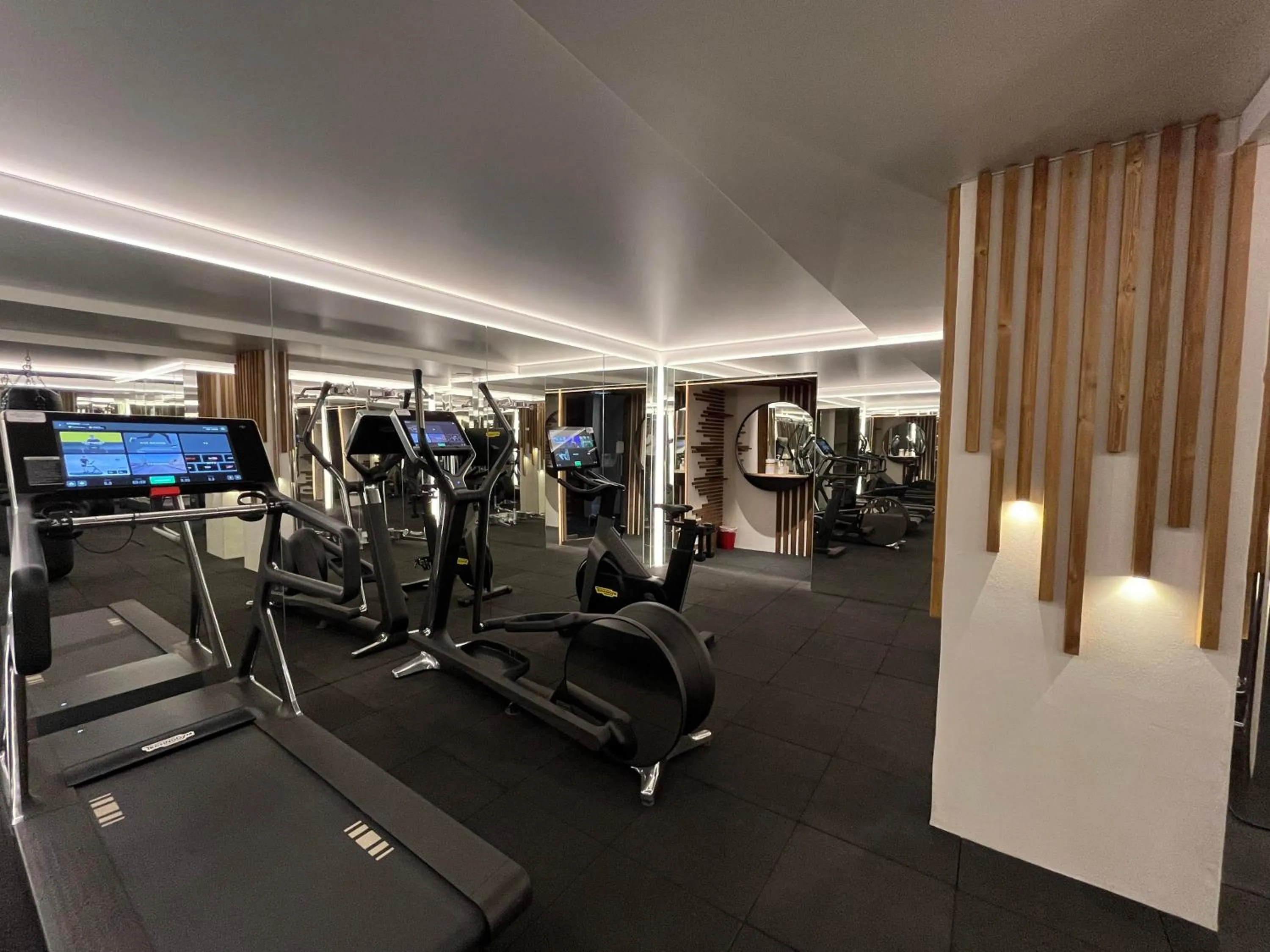 Fitness centre/facilities in Hôtel Saint-Georges