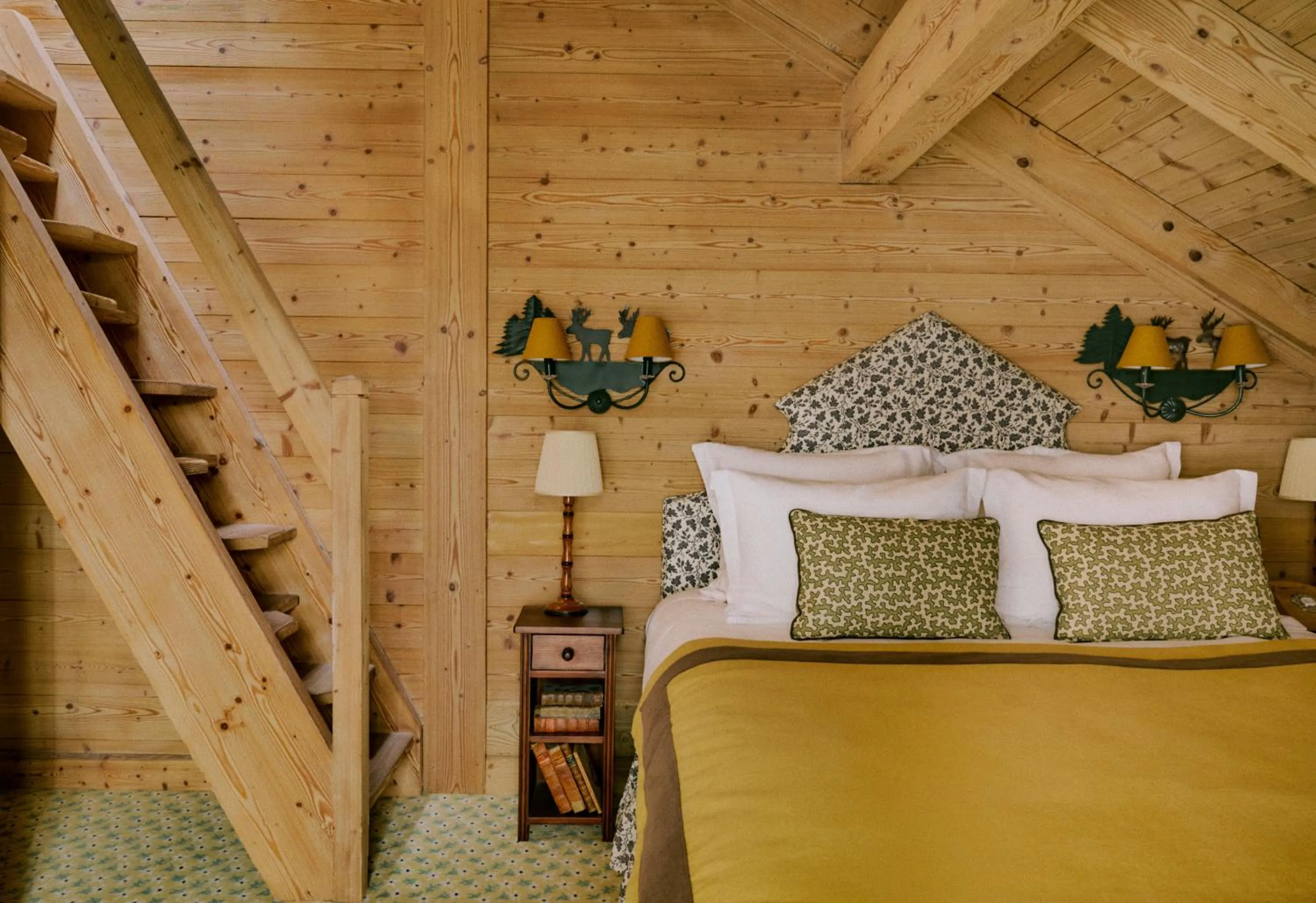 Bed in Hôtel Saint-Georges Relais & Châteaux