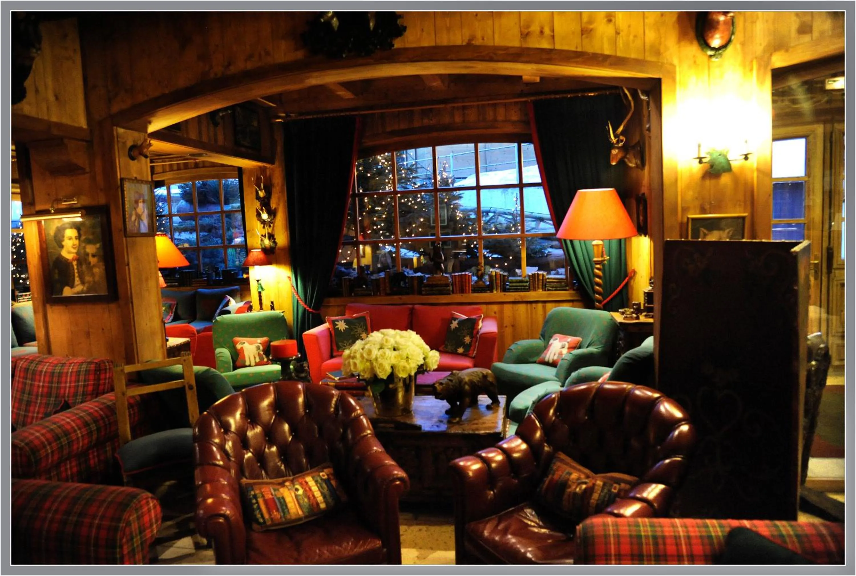 Lounge or bar in Hôtel Saint-Georges