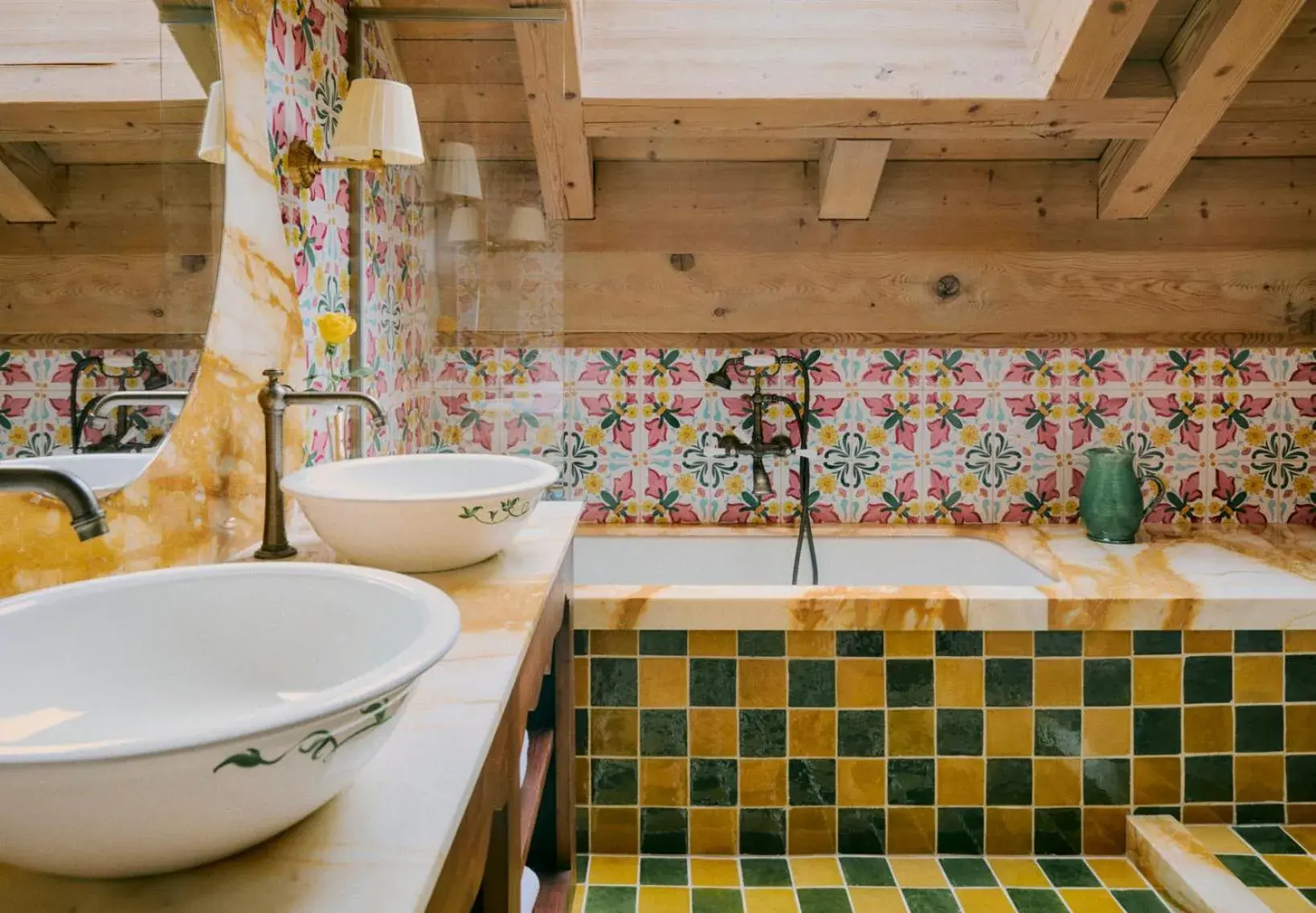 Bathroom in Hôtel Saint-Georges Bathroom in Hôtel Saint-Georges