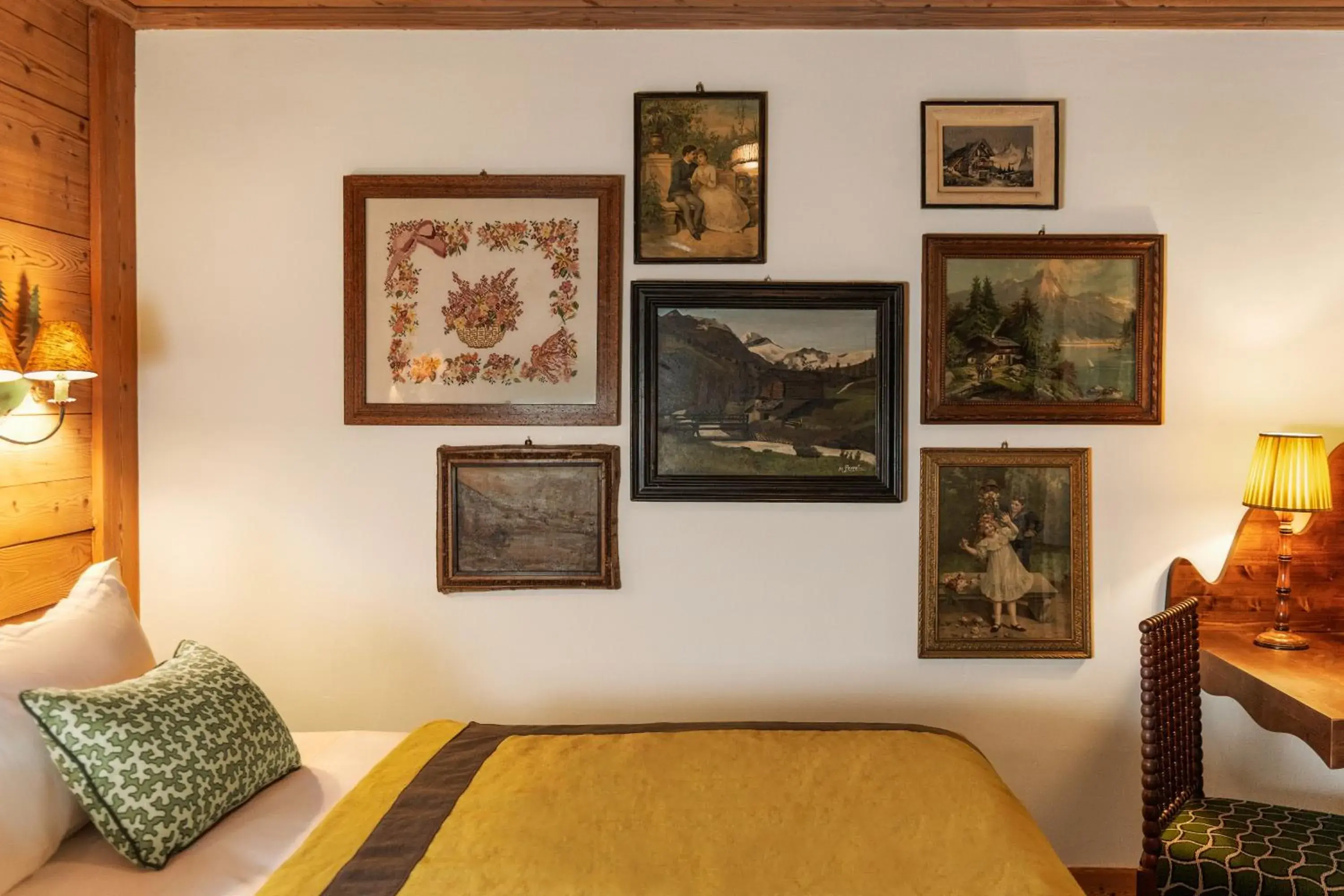 Bed in Hôtel Saint-Georges Relais & Châteaux Bed in Hôtel Saint-Georges Relais & Châteaux