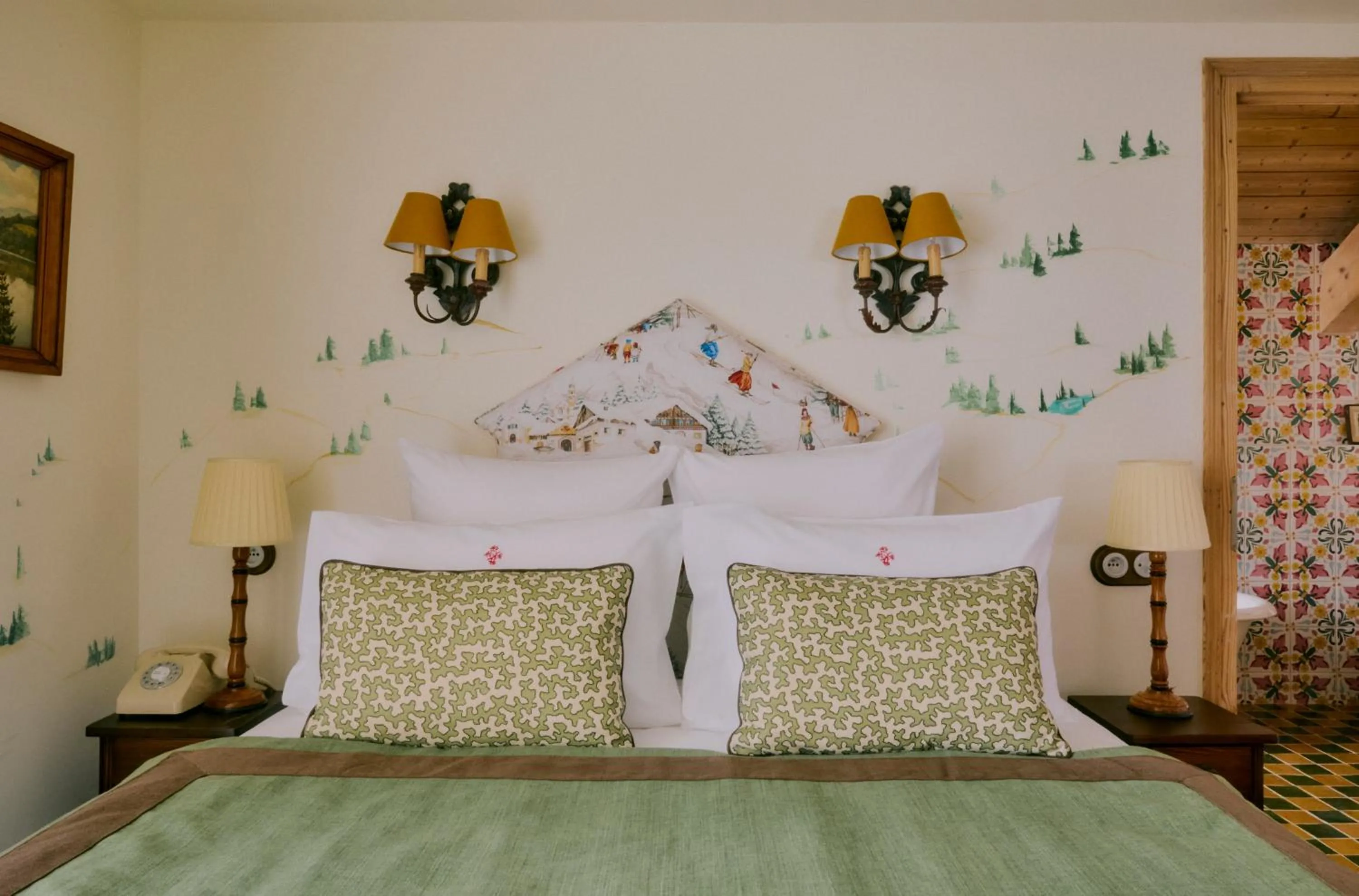 Bed in Hôtel Saint-Georges Relais & Châteaux