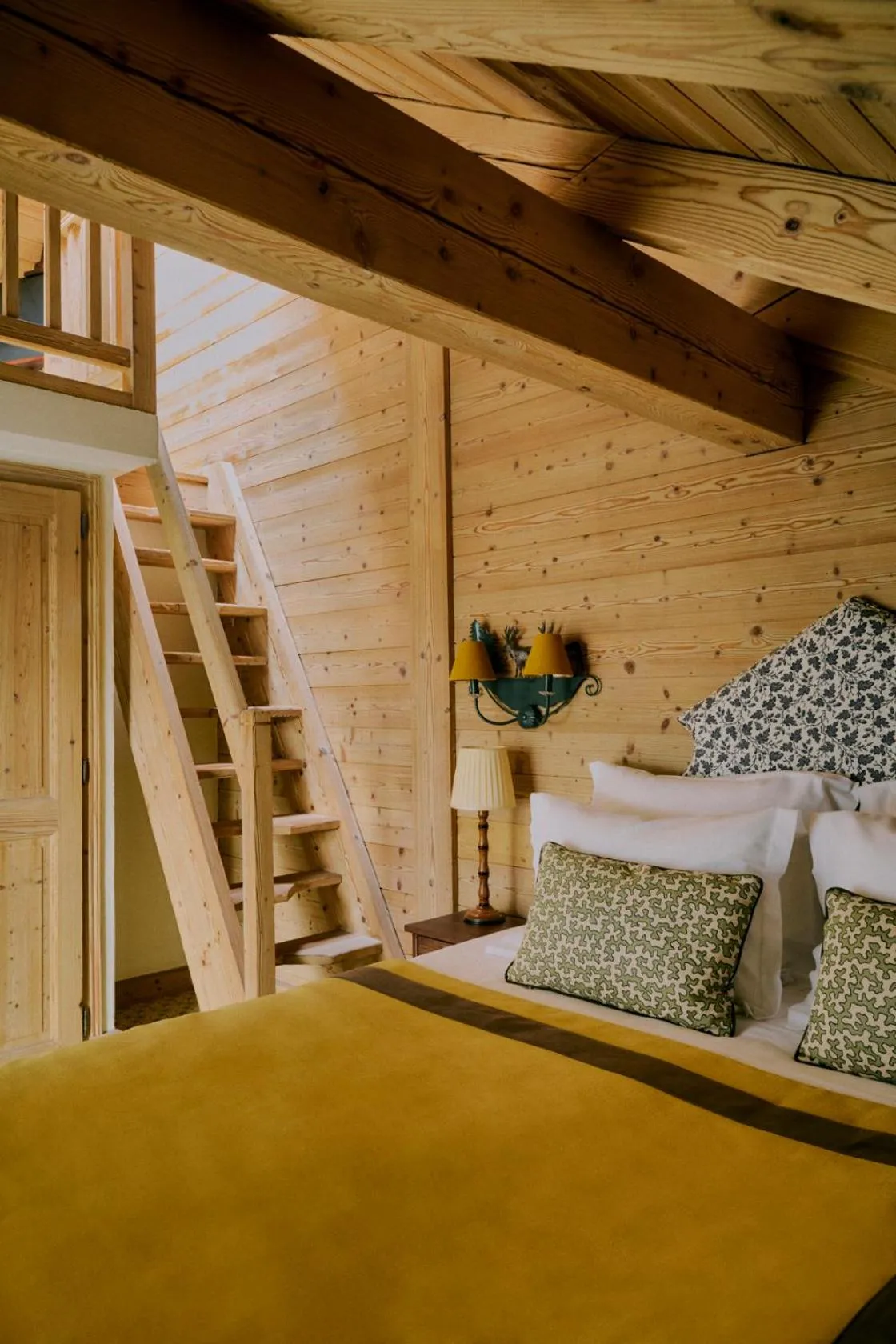 Bedroom, Bed in Hôtel Saint-Georges