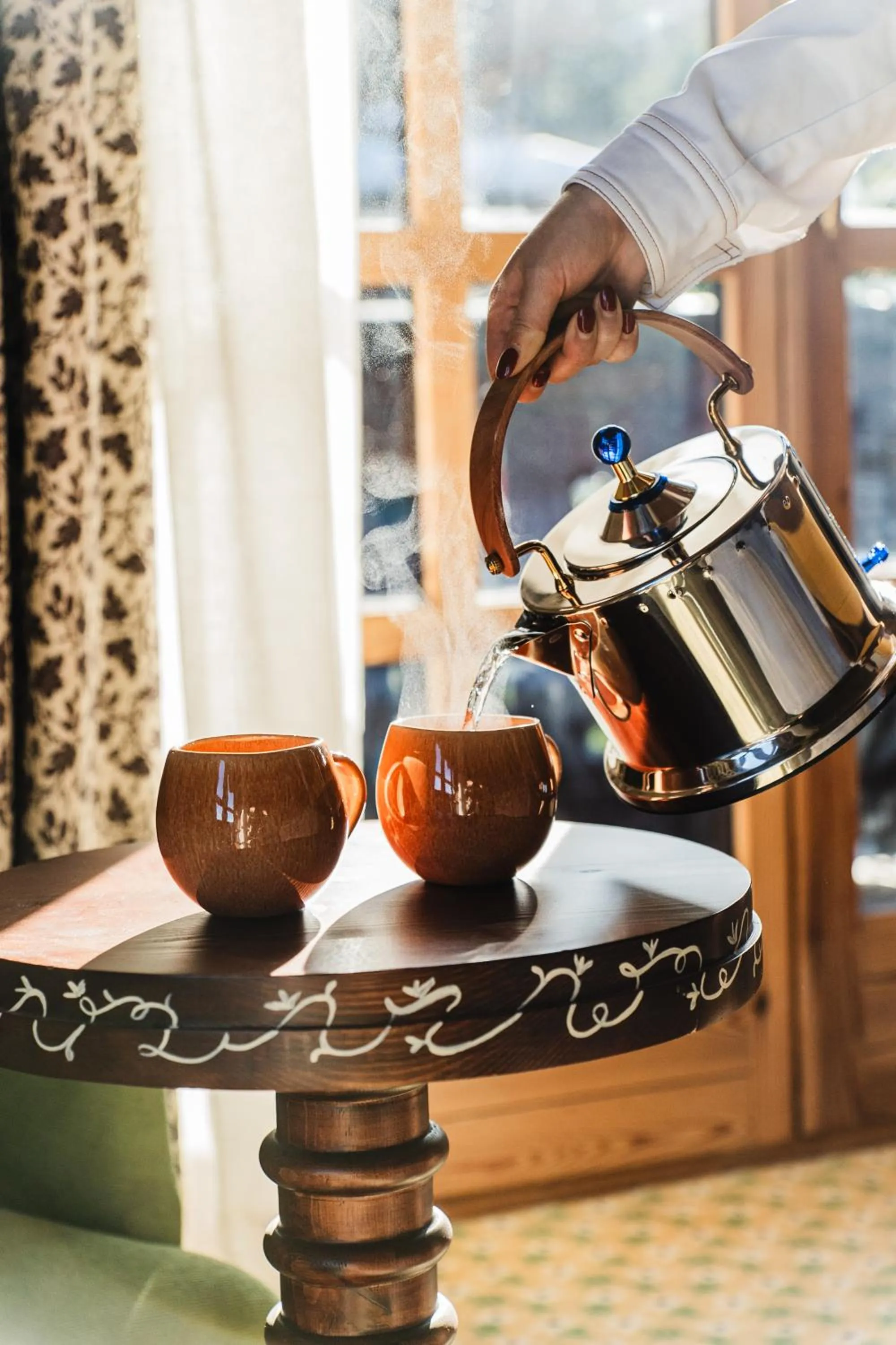Coffee/tea facilities in Hôtel Saint-Georges Relais & Châteaux