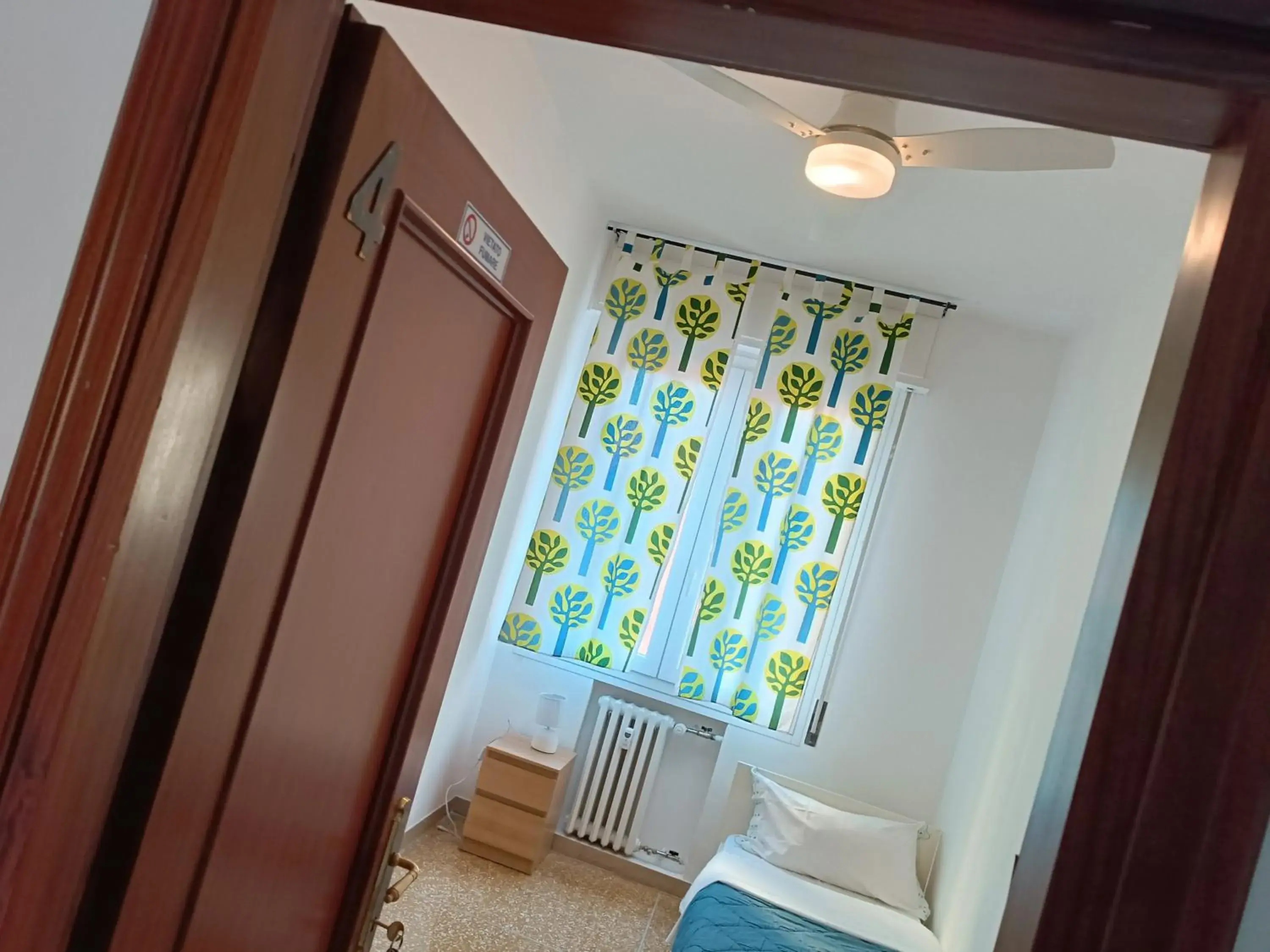 Twin Room with Shared Bathroom in Affittacamere Pratello 97 Twin Room with Shared Bathroom in Affittacamere Pratello 97