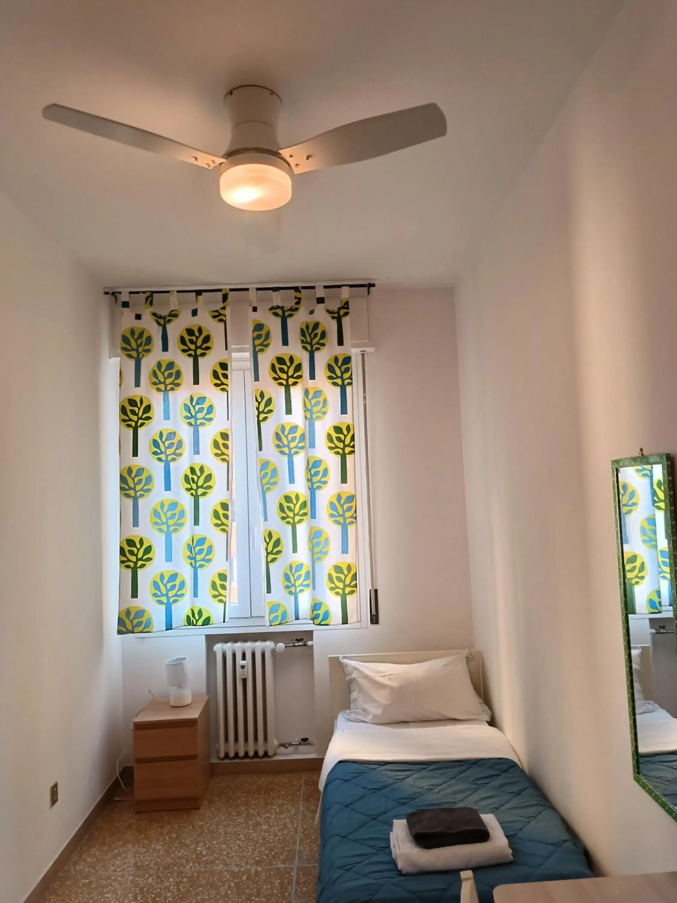 Twin Room with Shared Bathroom in Affittacamere Pratello 97 Twin Room with Shared Bathroom in Affittacamere Pratello 97