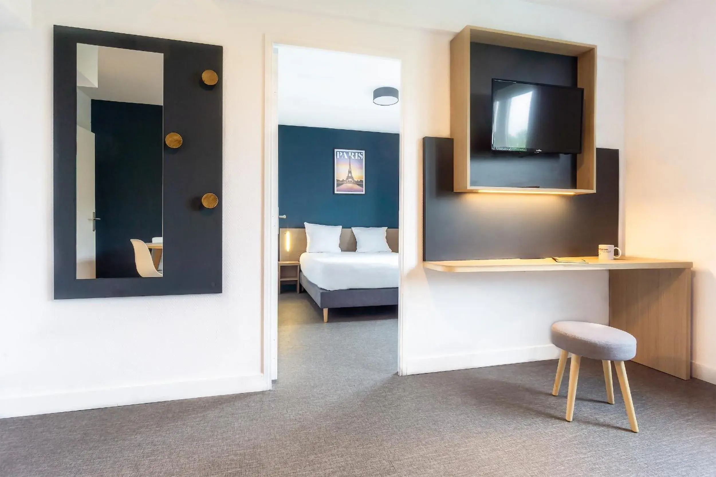 Photo of the whole room, Bed in City Résidence Paris Saint-Maurice Photo of the whole room, Bed in City Résidence Paris Saint-Maurice