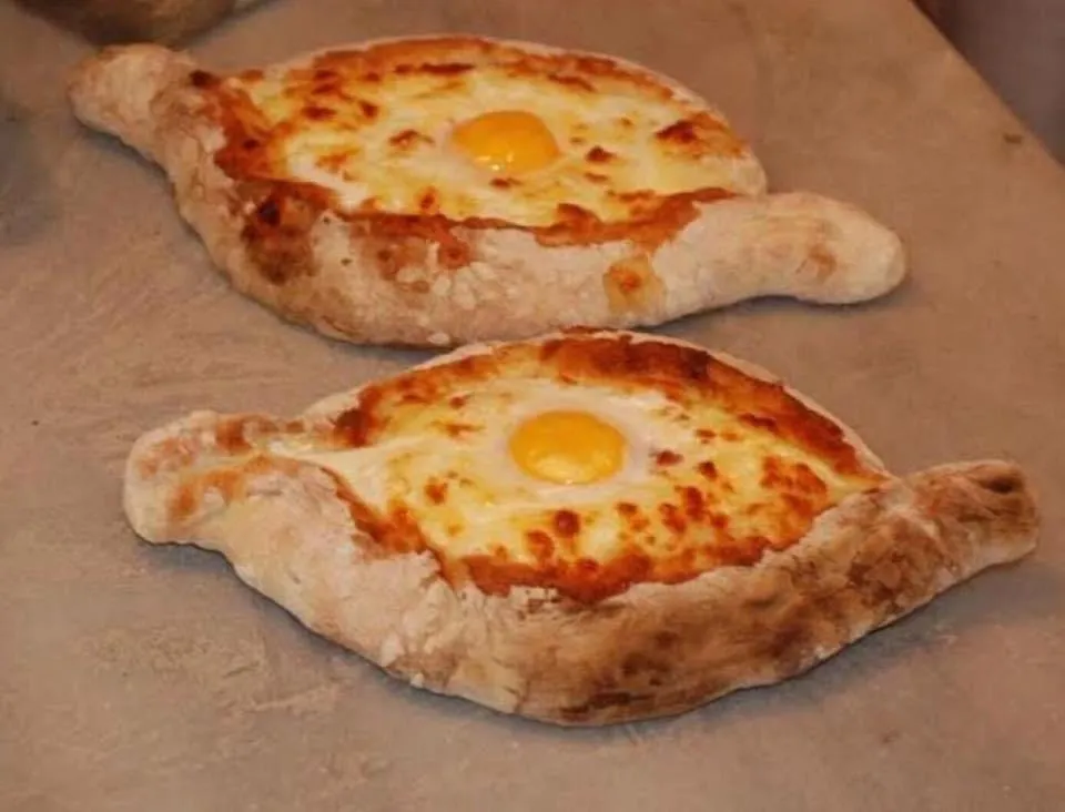 Restaurant/places to eat in GNS Hotel