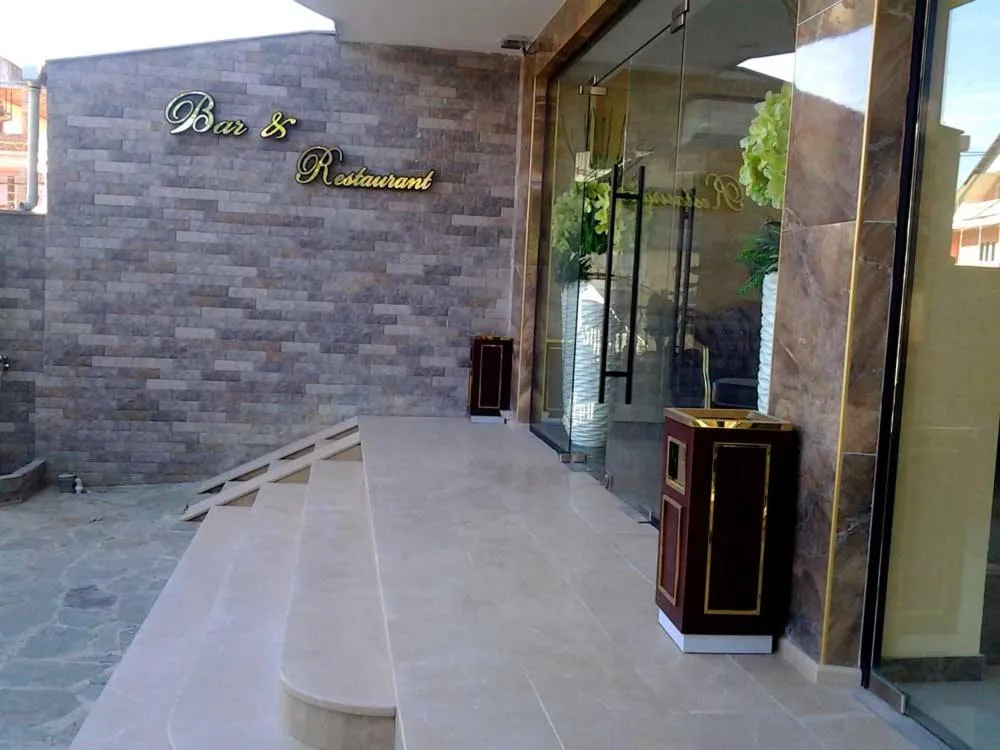 Facade/entrance in GNS Hotel