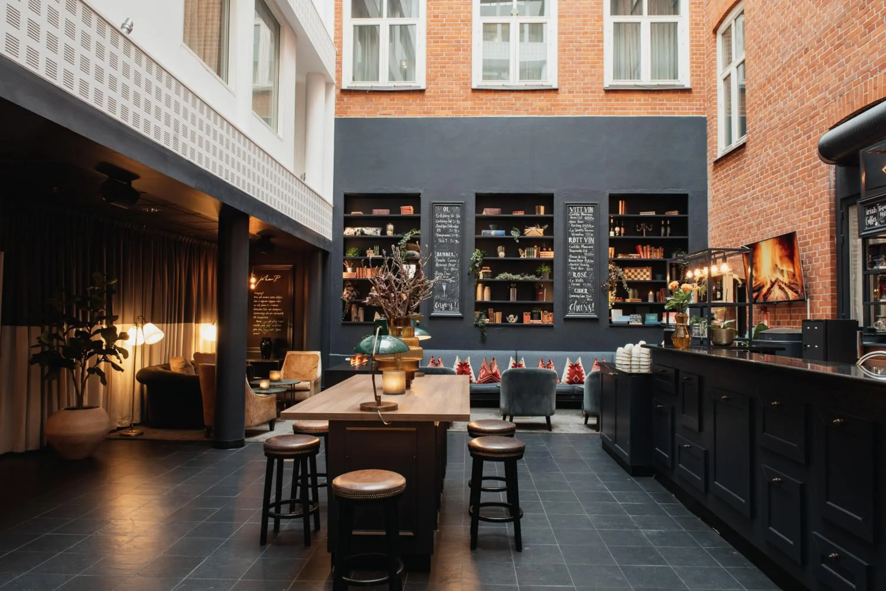 Lounge or bar in Home Hotel Temperance Lounge or bar in Home Hotel Temperance