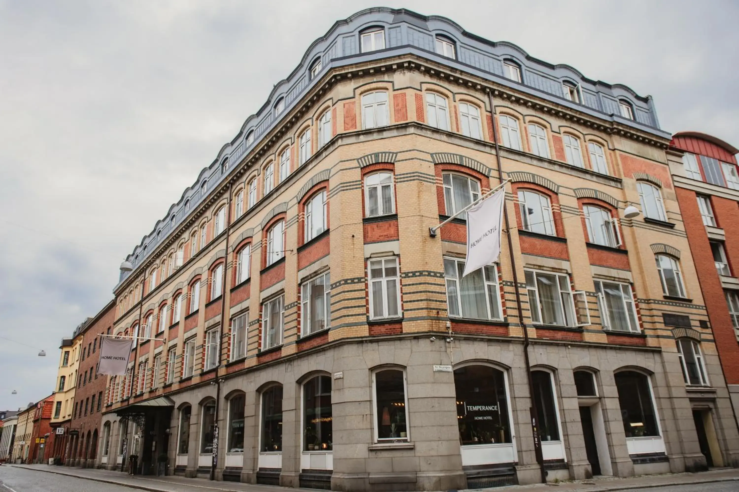 Facade/entrance in Home Hotel Temperance Facade/entrance in Home Hotel Temperance