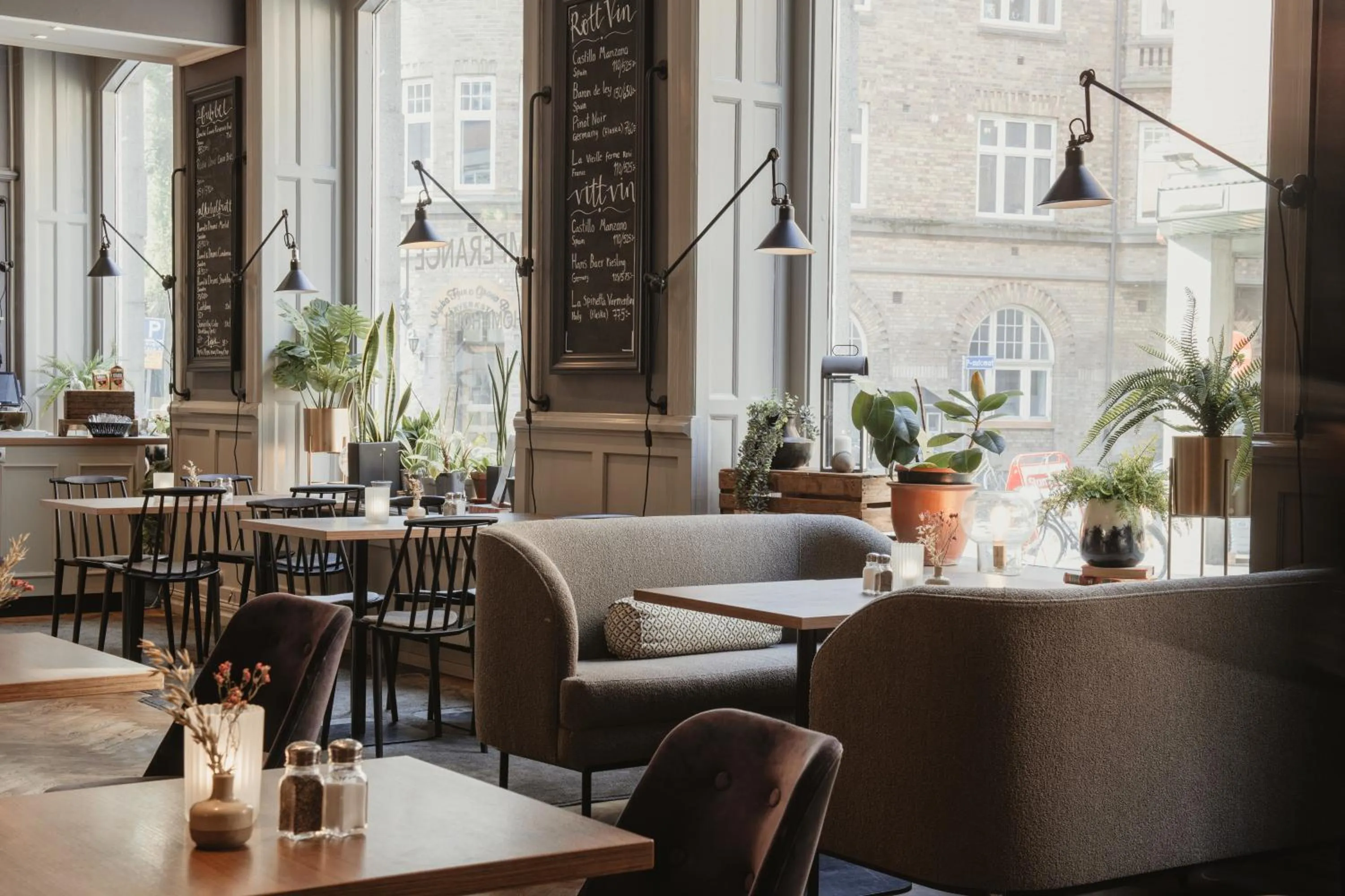 Restaurant/places to eat in Home Hotel Temperance