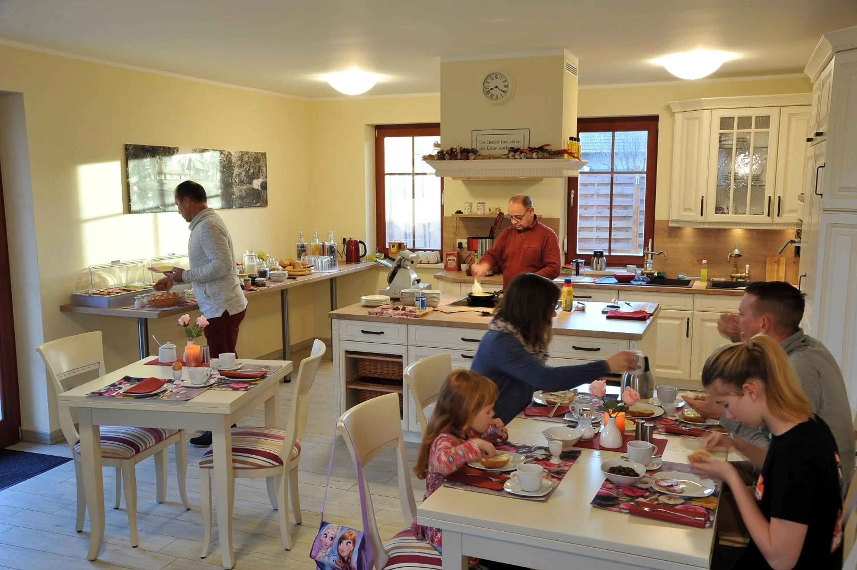 Continental breakfast in Villa Rosamunde