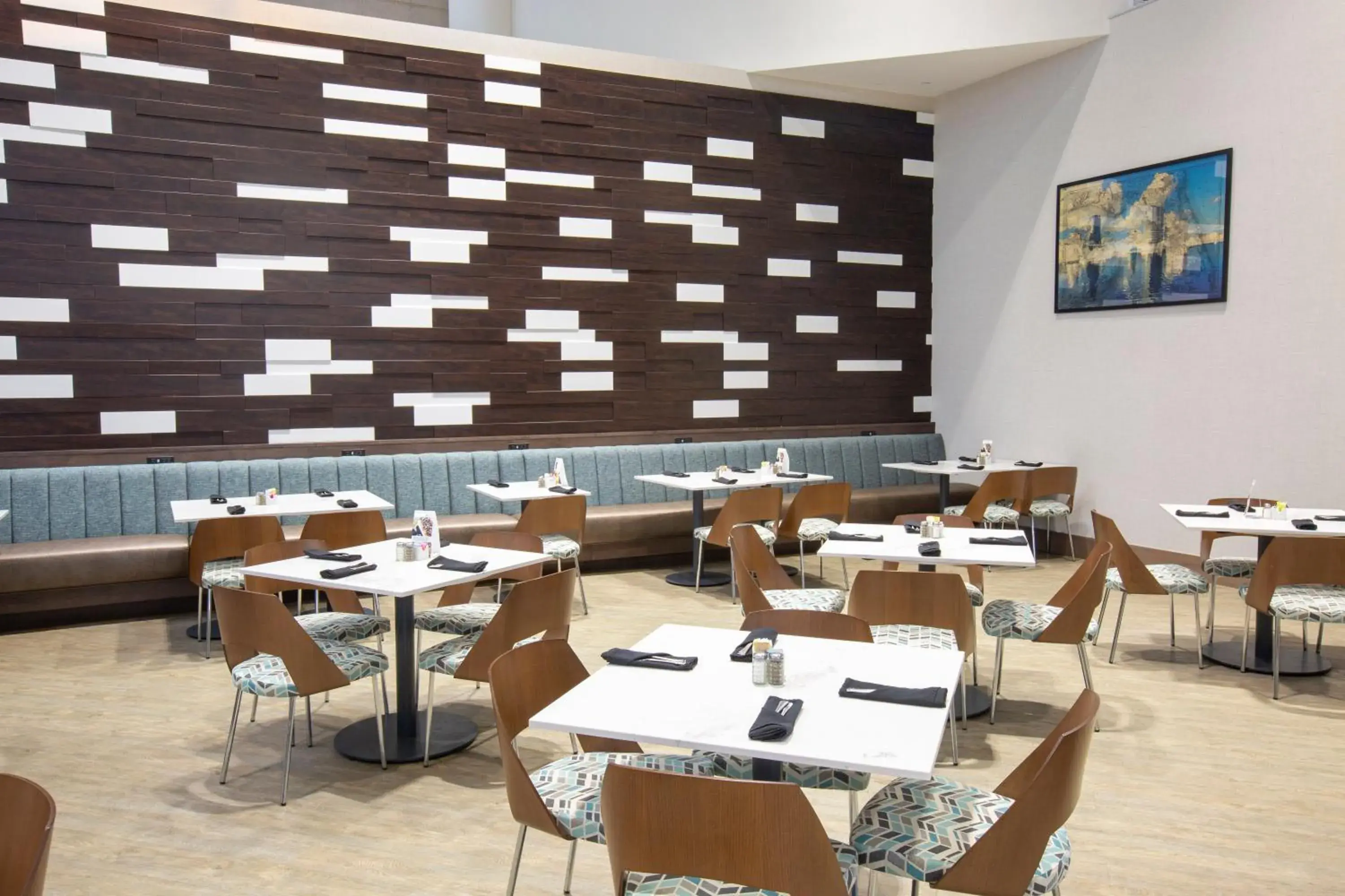 Restaurant/places to eat in Holiday Inn Orlando International Airport by IHG Restaurant/places to eat in Holiday Inn Orlando International Airport by IHG