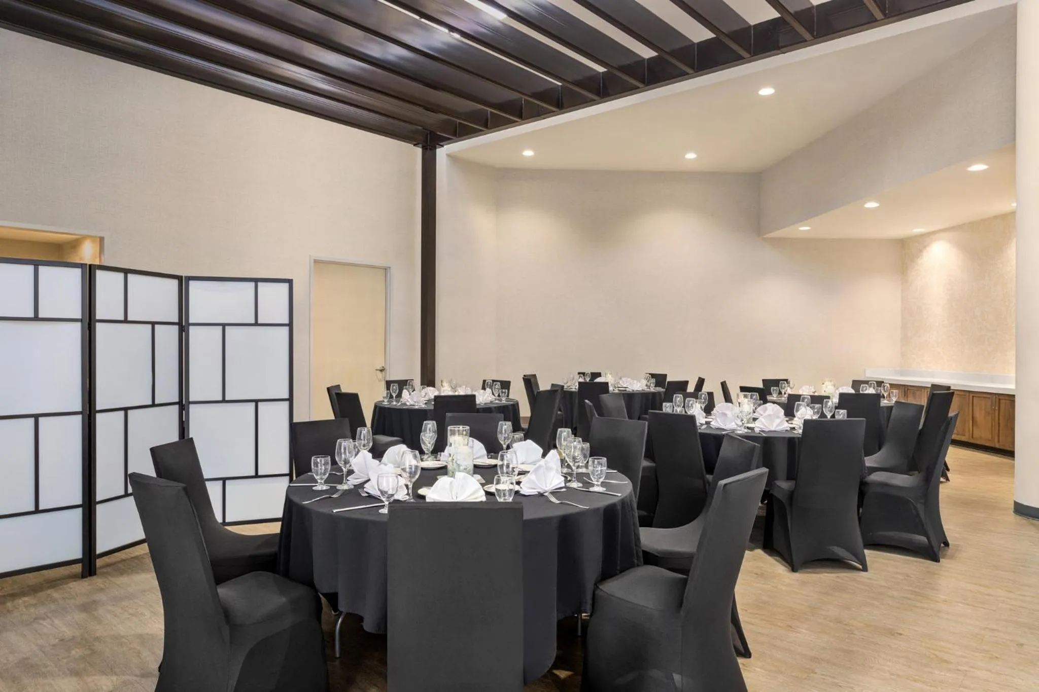 Meeting/conference room in Holiday Inn Orlando International Airport by IHG