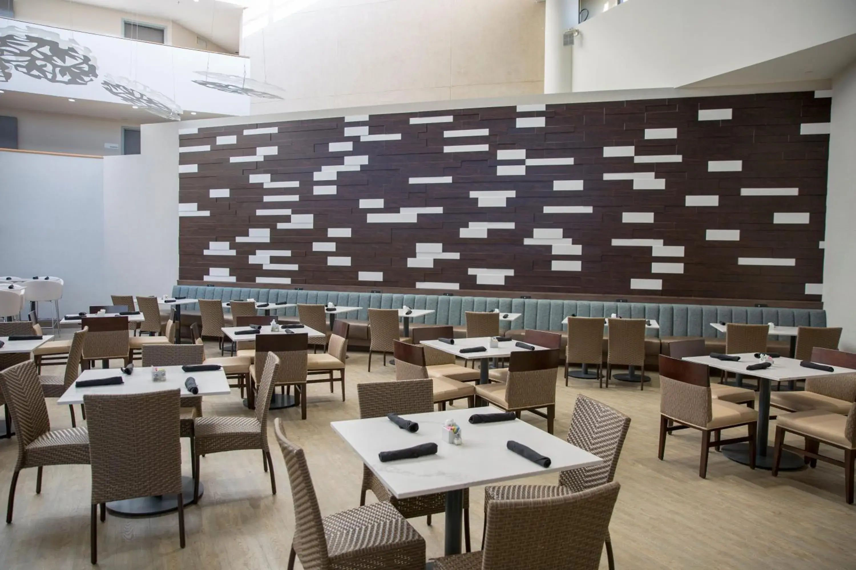 Restaurant/places to eat in Holiday Inn Orlando International Airport by IHG Restaurant/places to eat in Holiday Inn Orlando International Airport by IHG