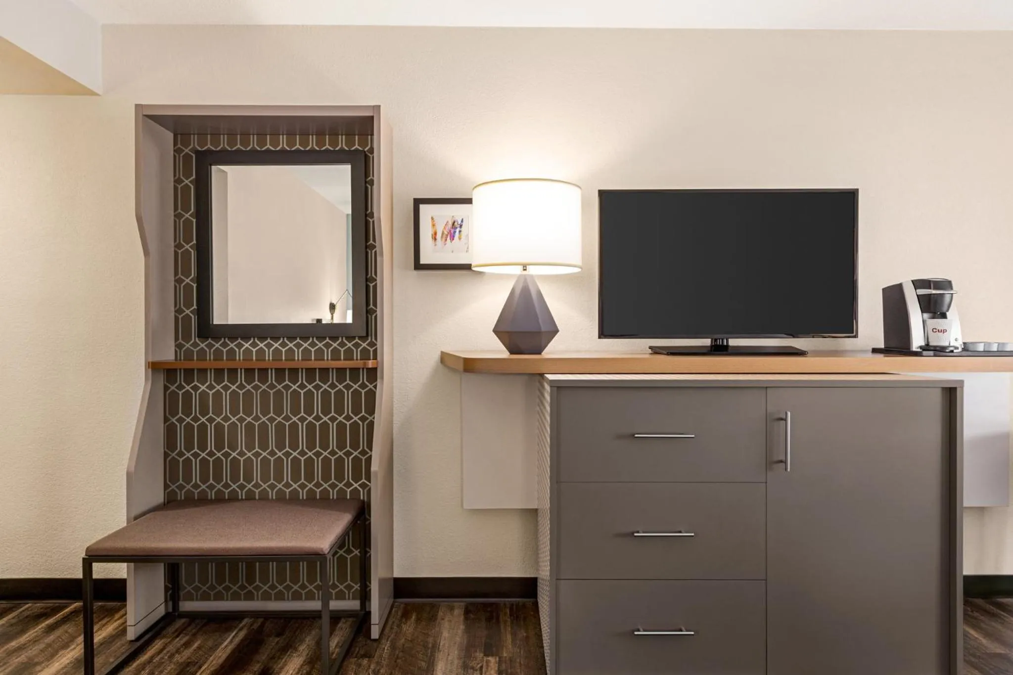 Photo of the whole room in Holiday Inn Orlando International Airport by IHG